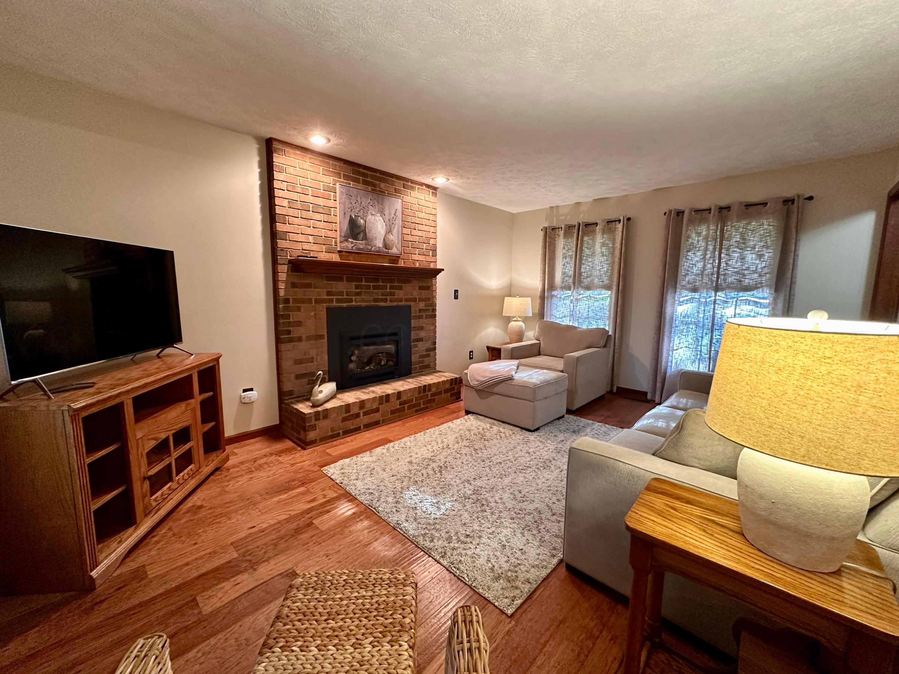 605 Oakwood Drive Property Photo 4