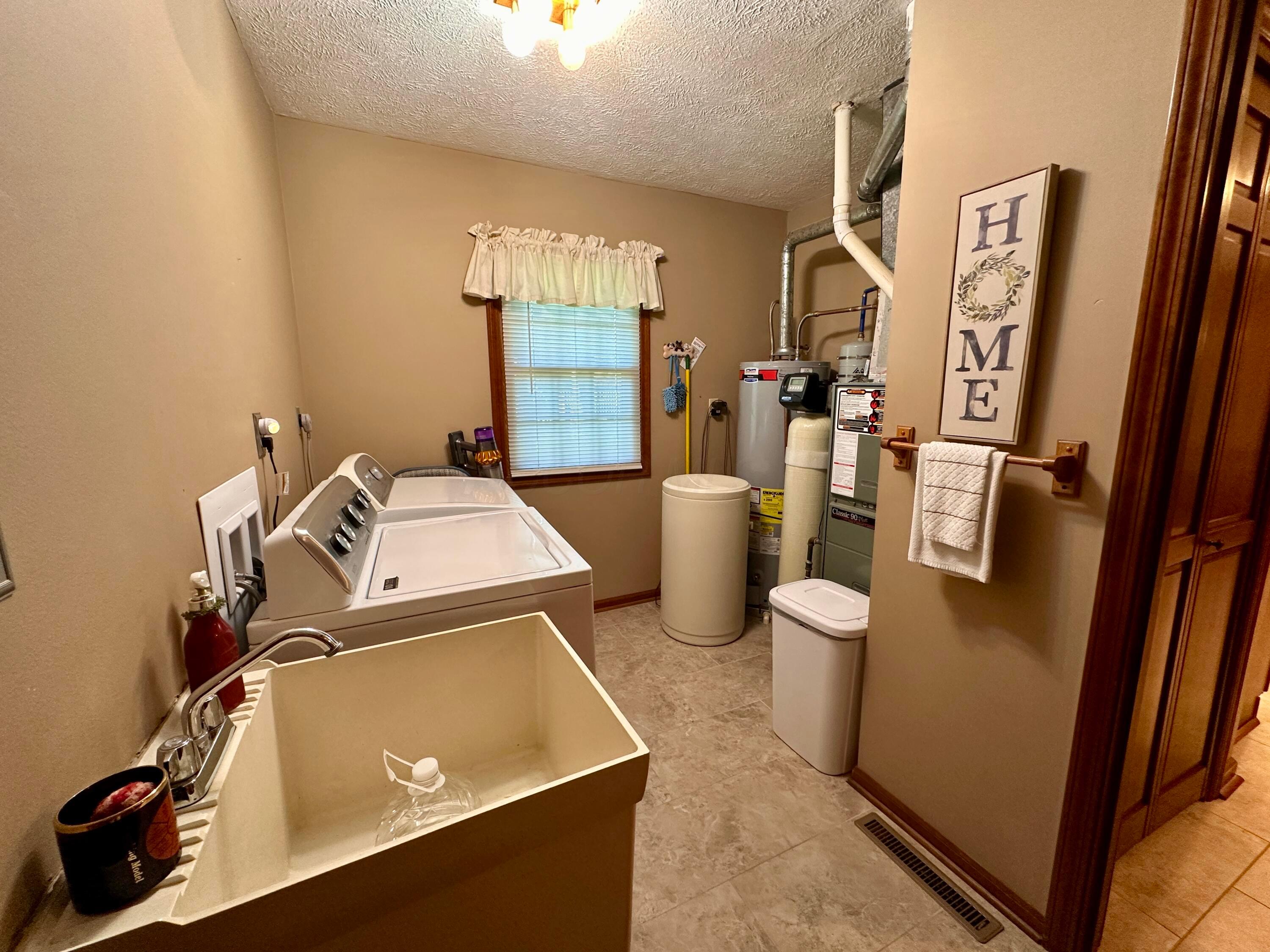 605 Oakwood Drive Property Photo 14