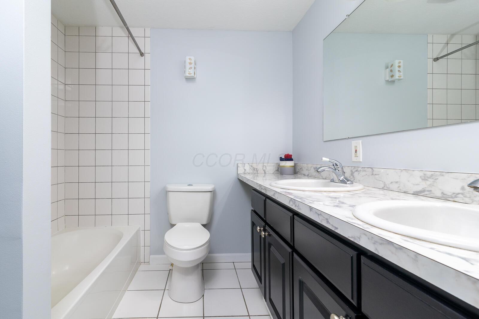 585 Hillsdale Drive Property Photo 11