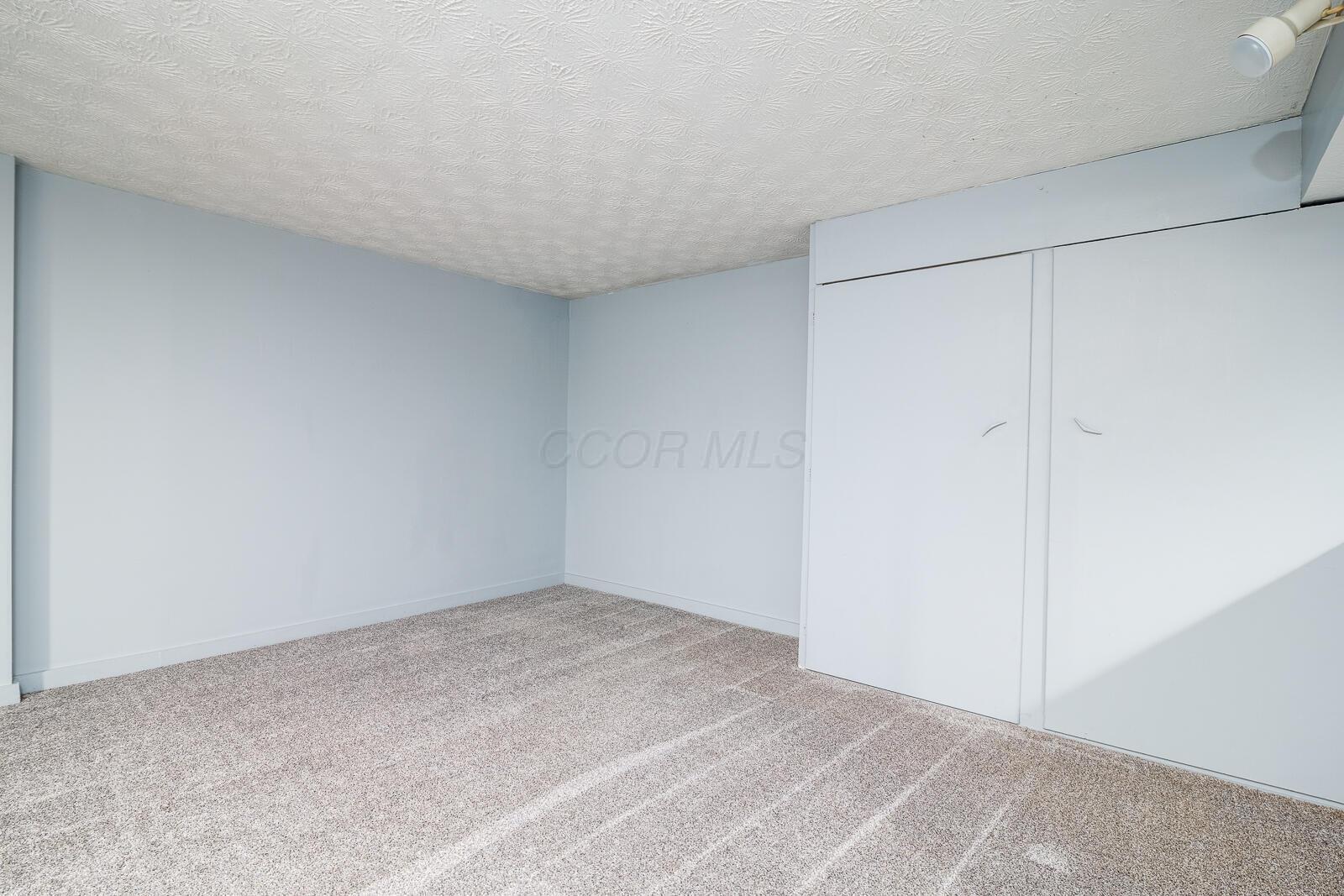 585 Hillsdale Drive Property Photo 19