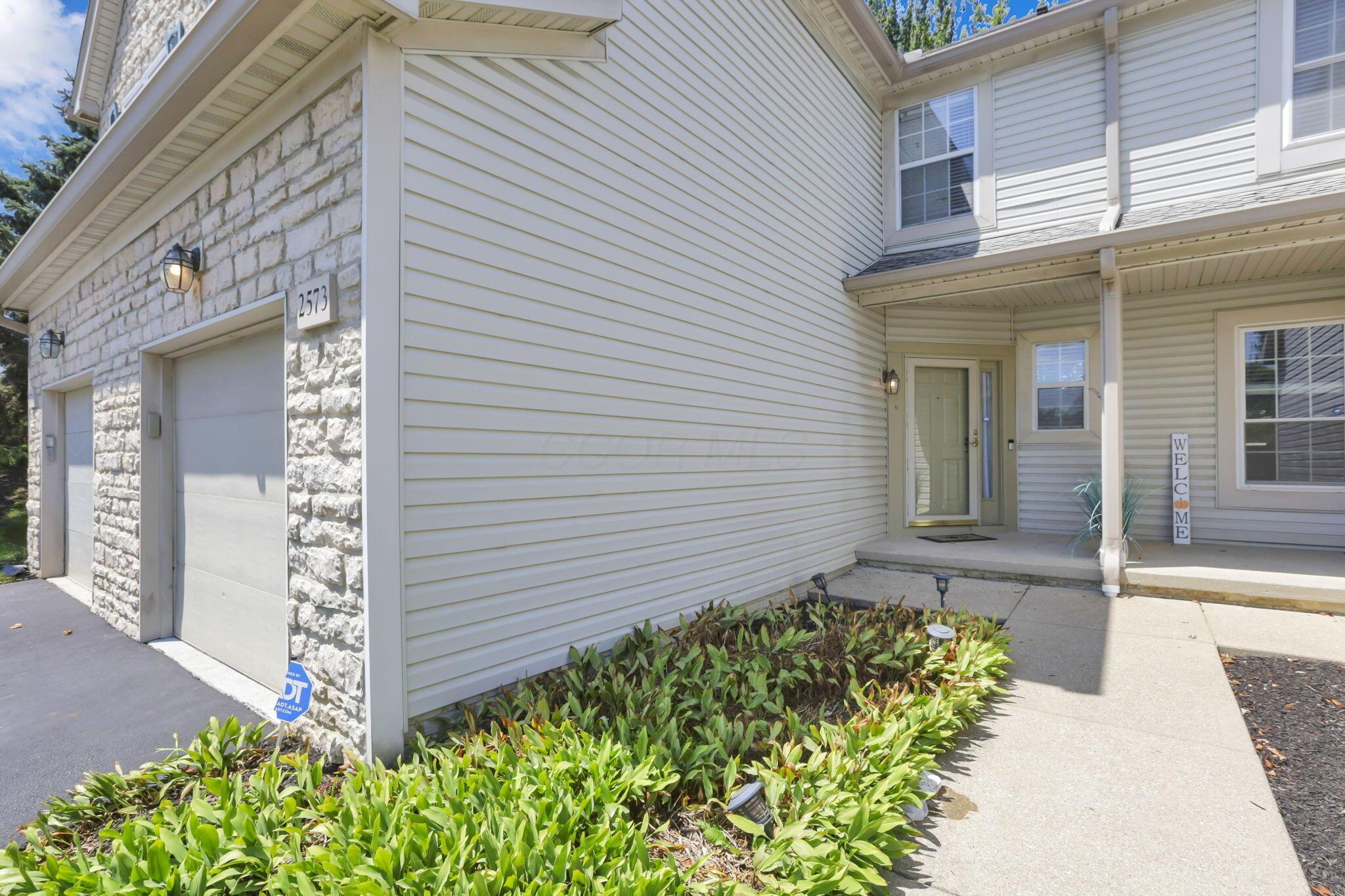 2573 Rustling Oak Boulevard Property Photo 3