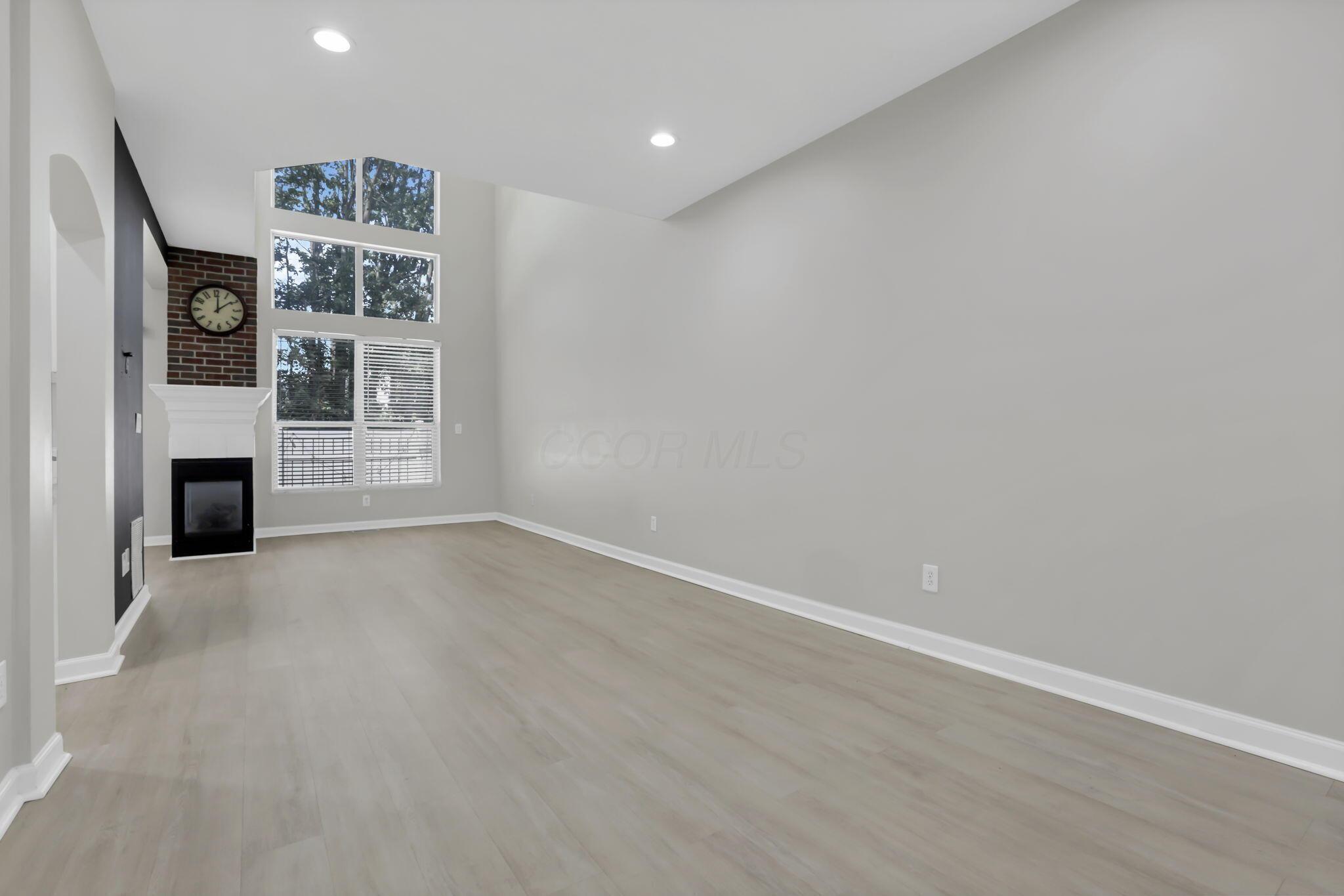 2573 Rustling Oak Boulevard Property Photo 6