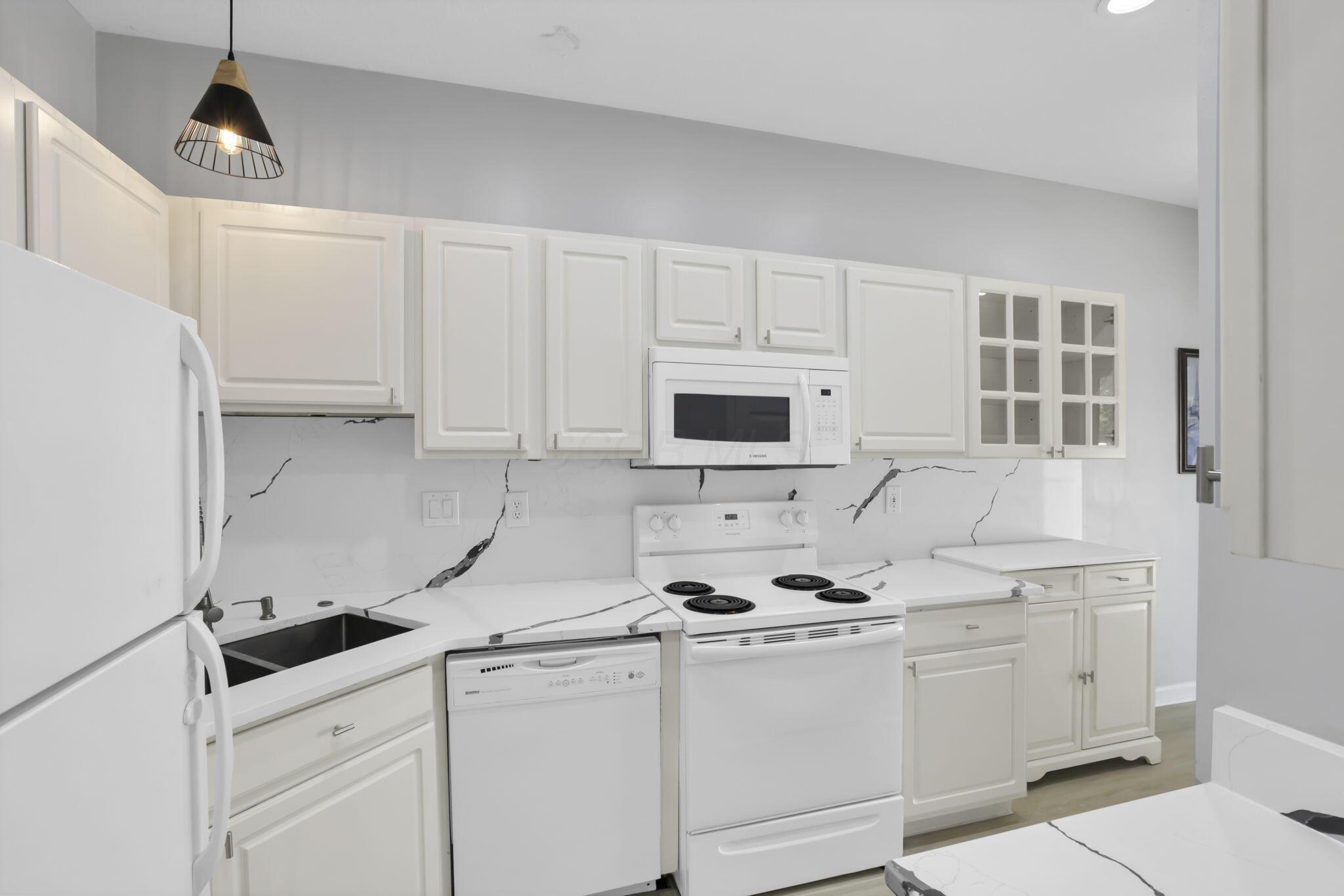 2573 Rustling Oak Boulevard Property Photo 14