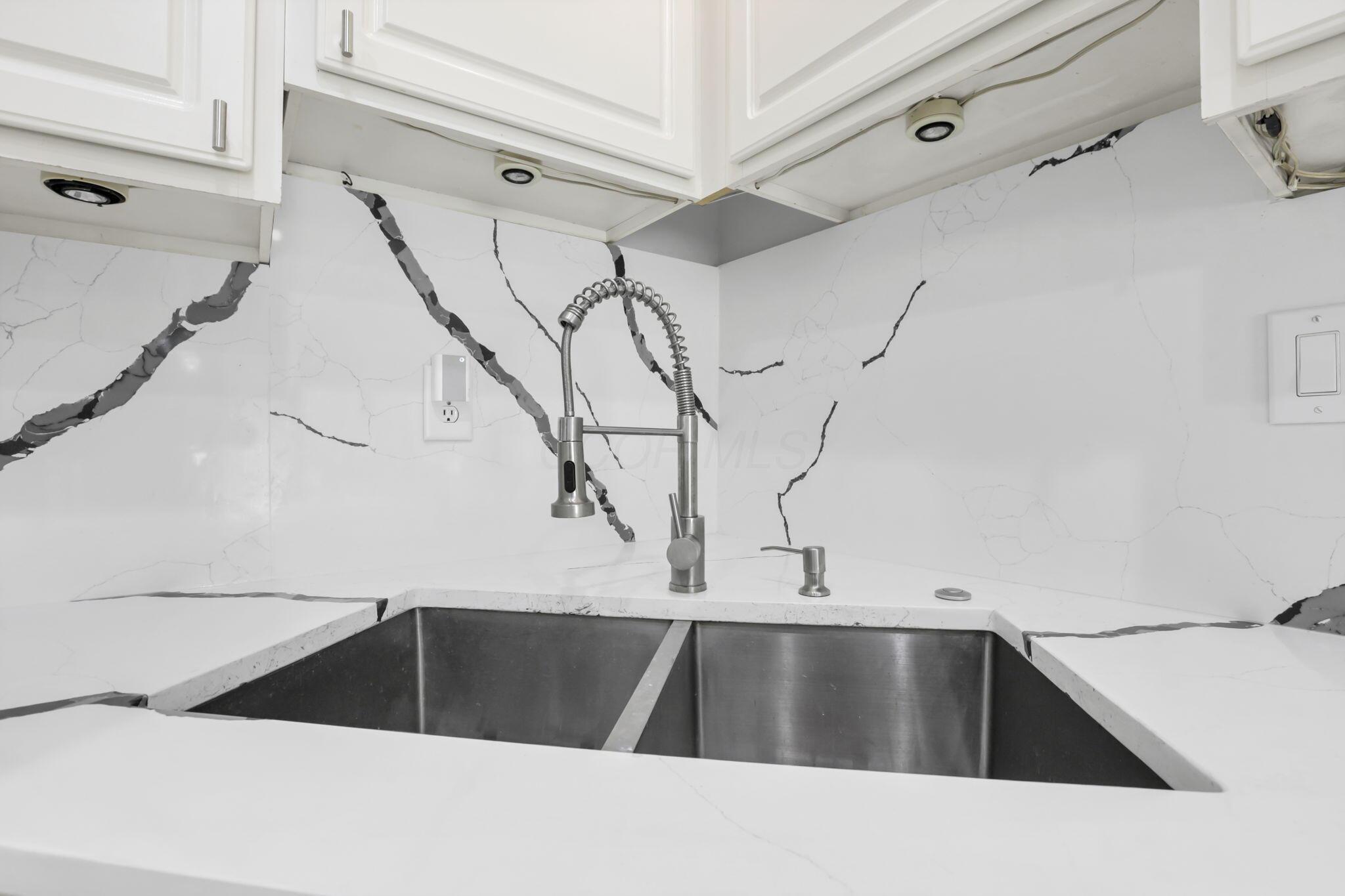 2573 Rustling Oak Boulevard Property Photo 15