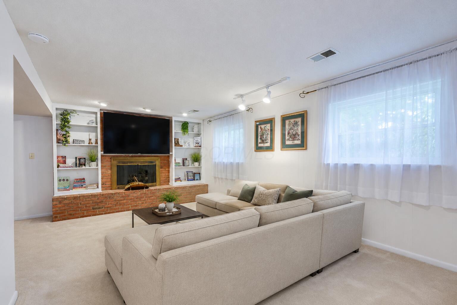 2054 Decker Court Property Photo 19