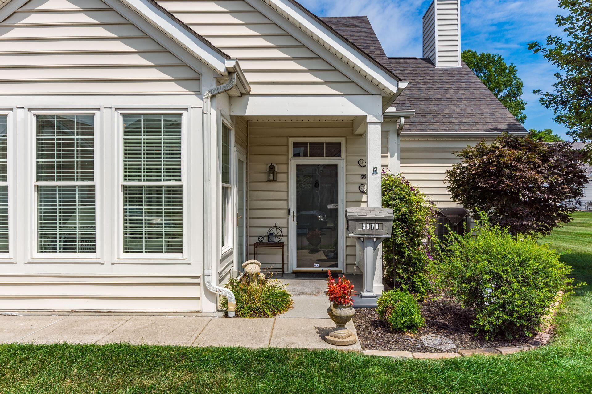 5978 Hickory Brook Way Property Photo 4