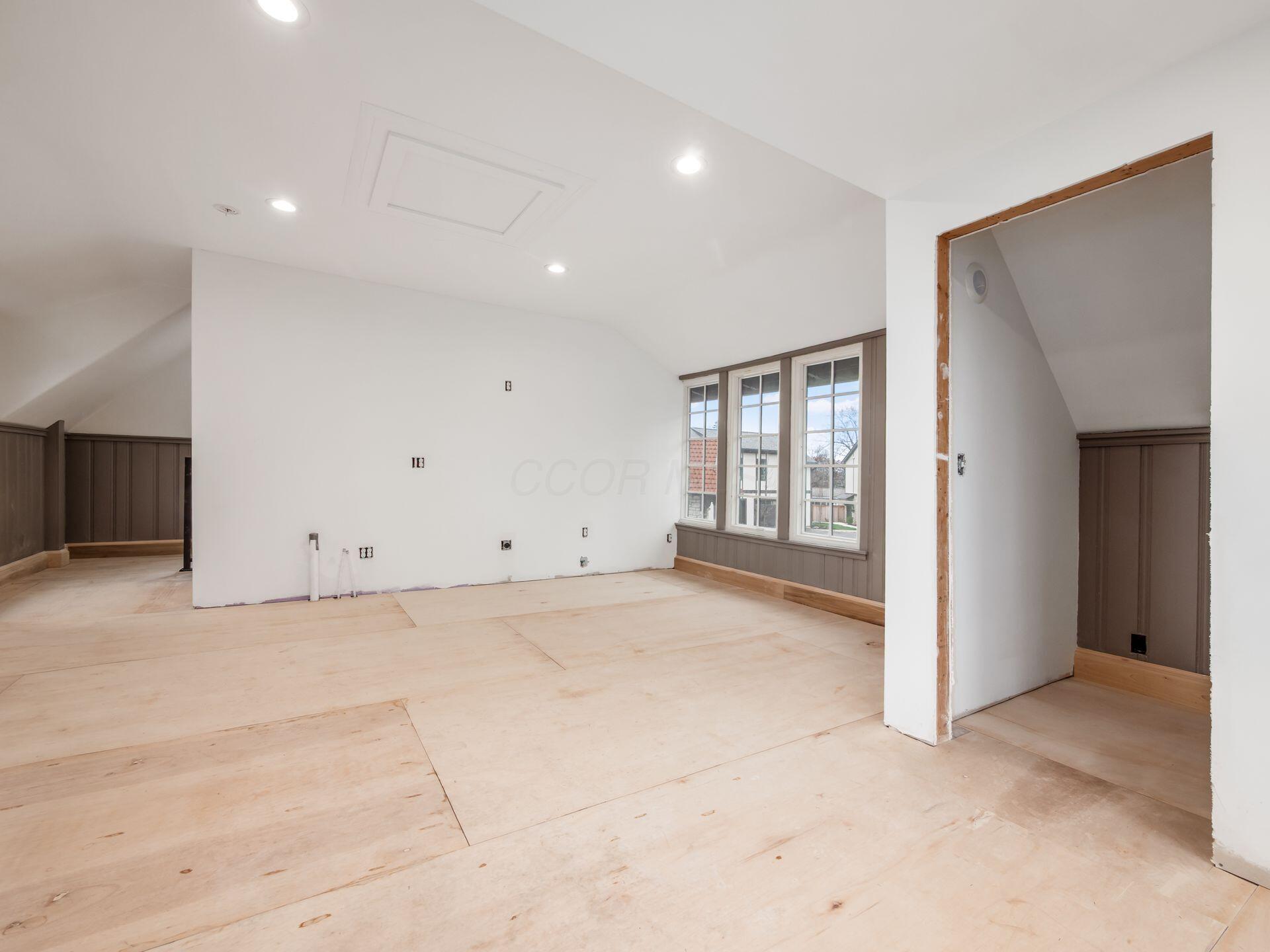 2015 W 5th Avenue, 105 Property Photo 28