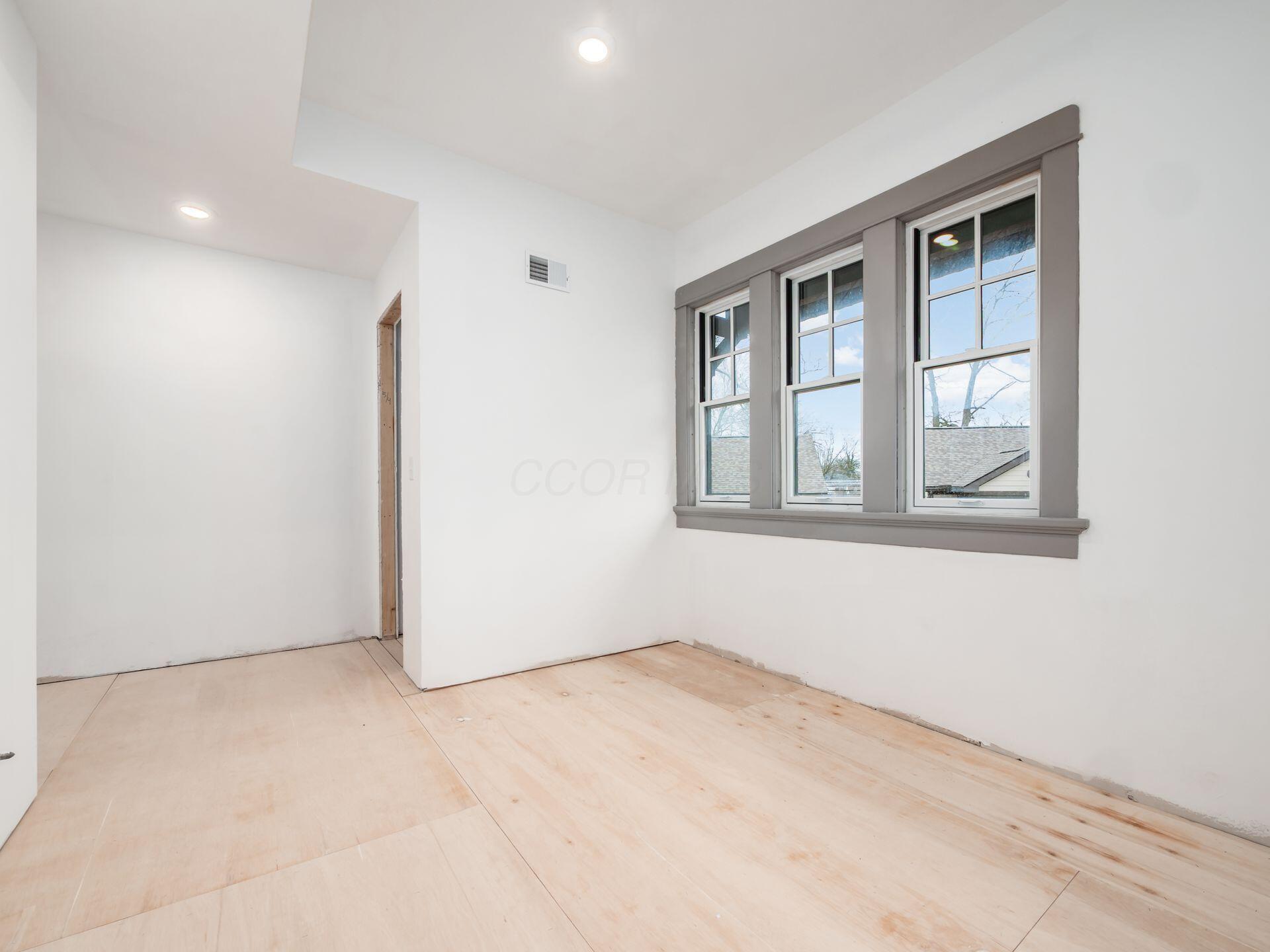 2015 W 5th Avenue, 105 Property Photo 31