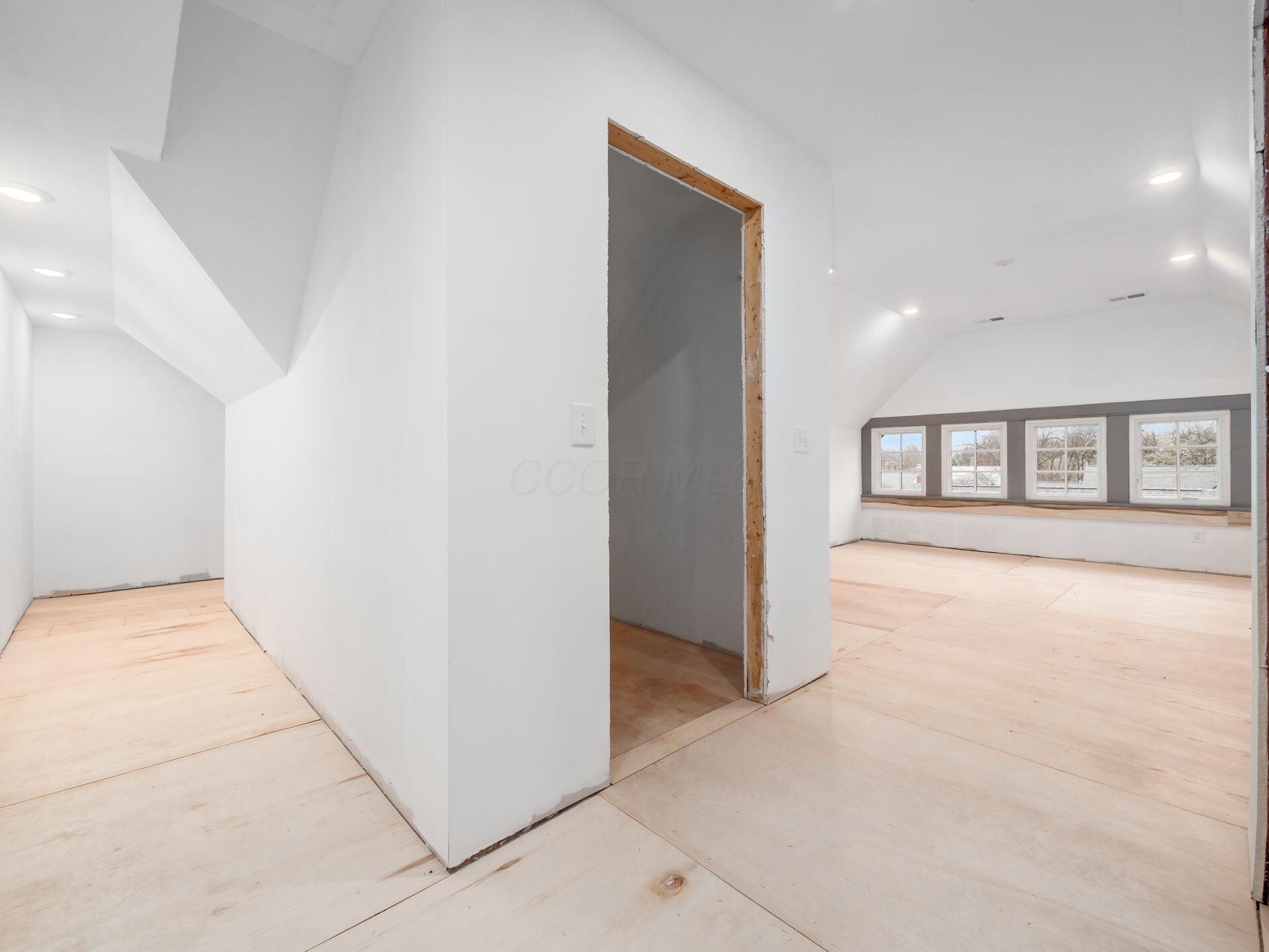 2015 W 5th Avenue, 105 Property Photo 42