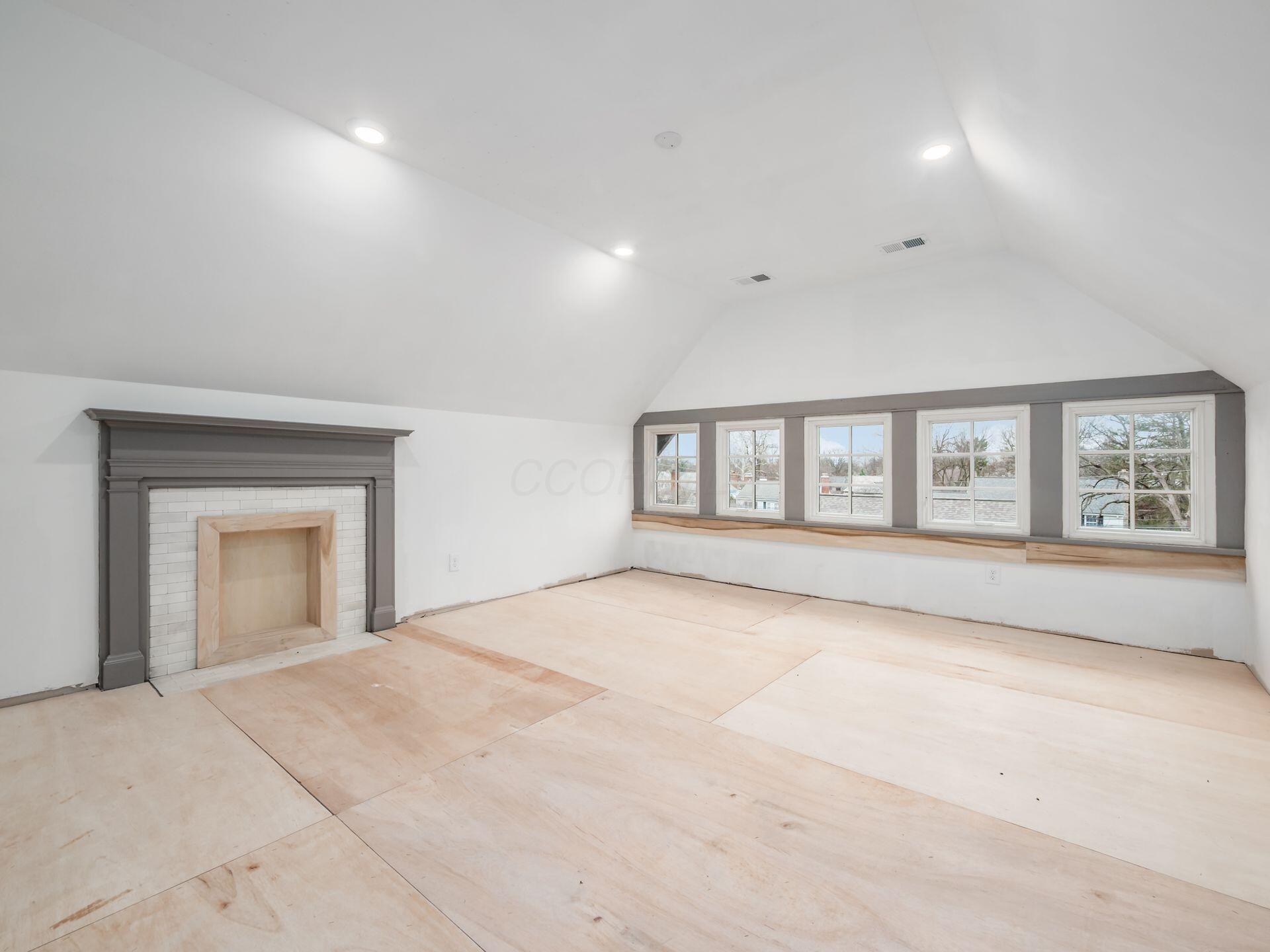 2015 W 5th Avenue, 105 Property Photo 43