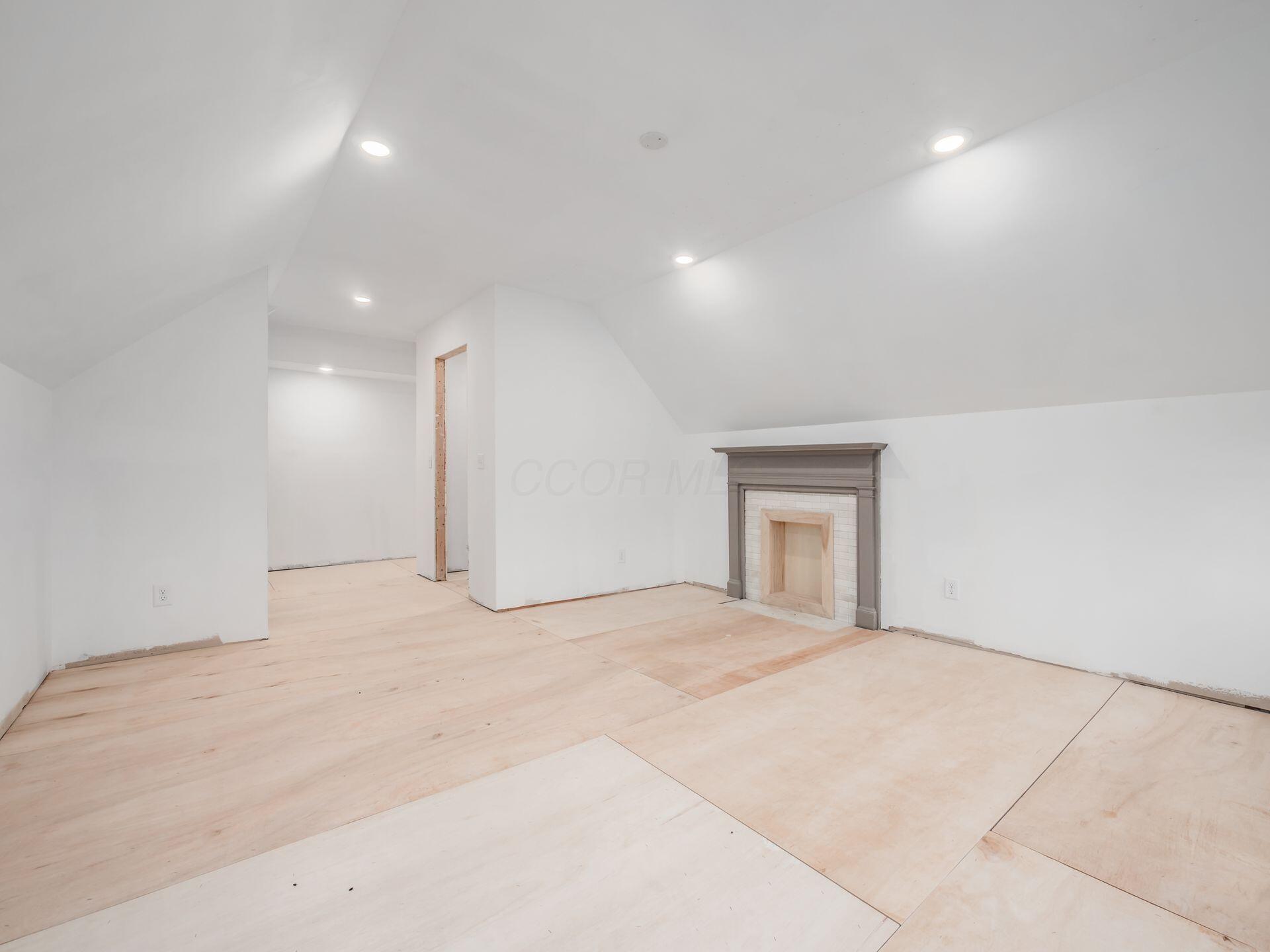 2015 W 5th Avenue, 105 Property Photo 45