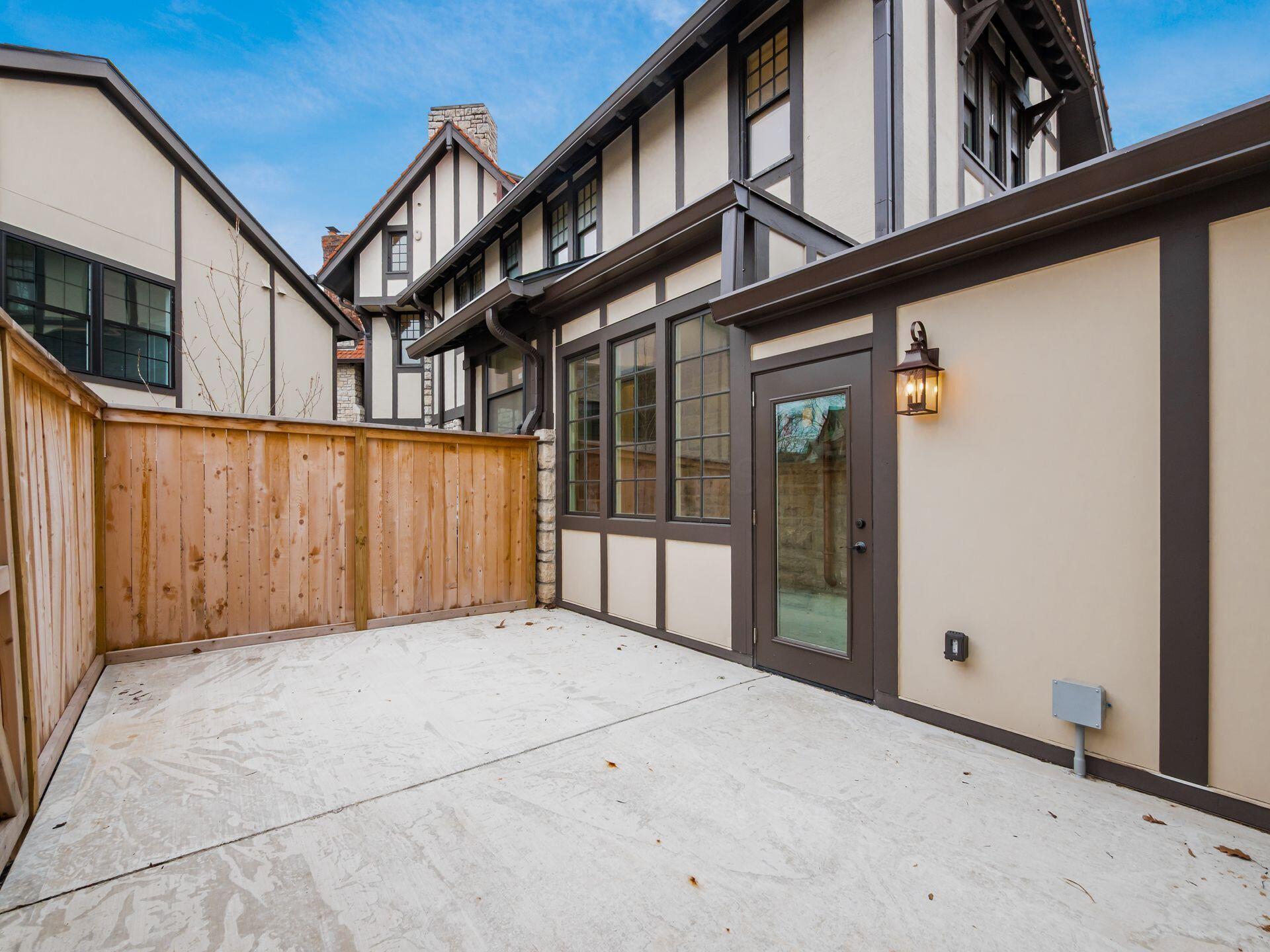 2015 W 5th Avenue, 105 Property Photo 47