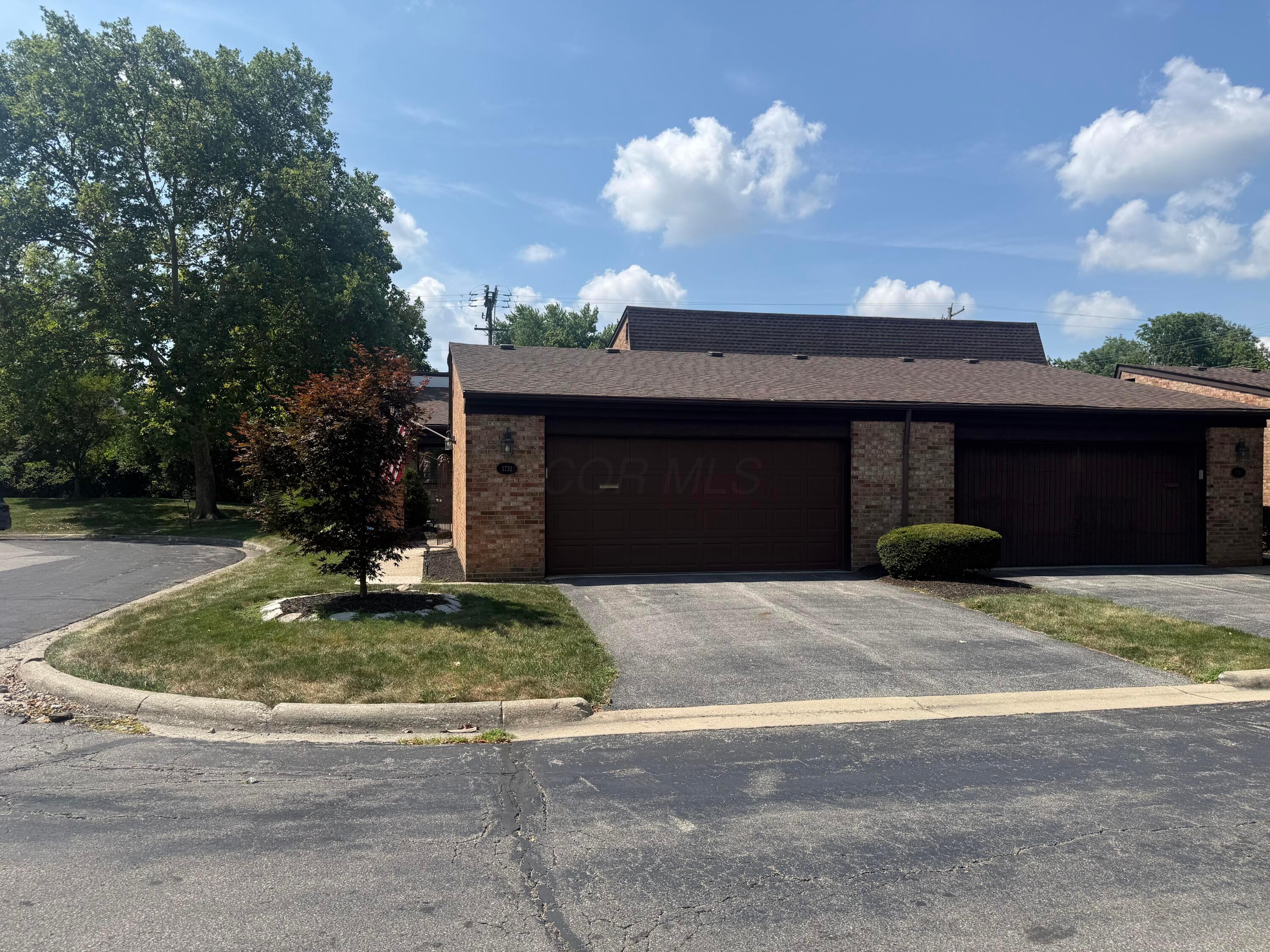 1731 Arlingate Drive S Property Photo 3