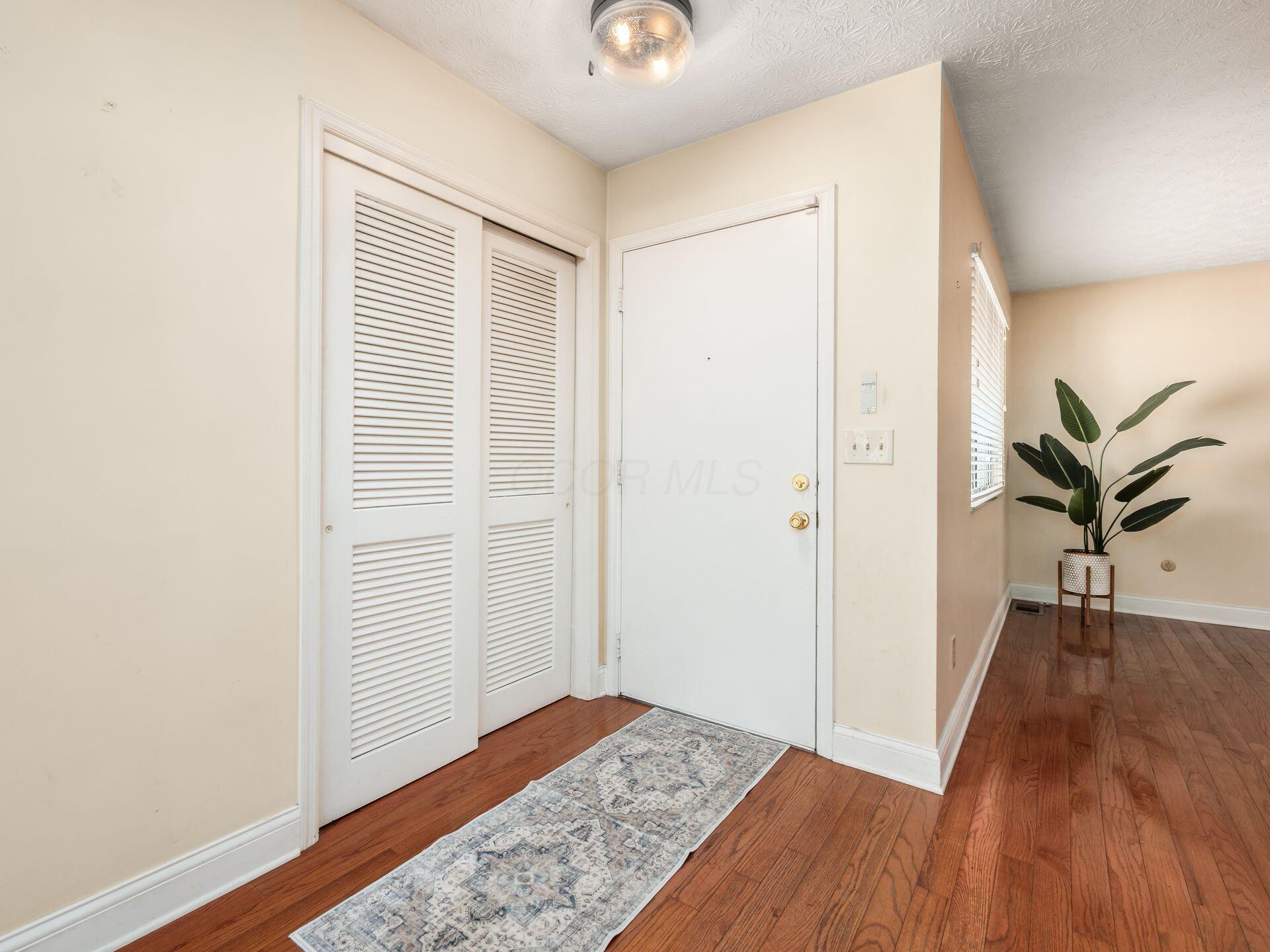 1731 Arlingate Drive S Property Photo 6
