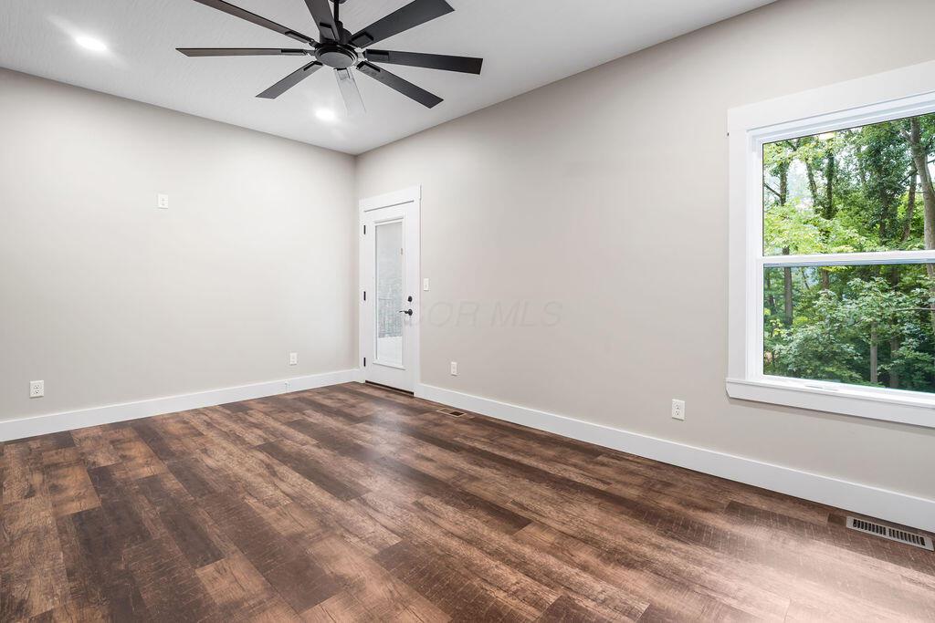124 E Walnut Street Property Photo 18