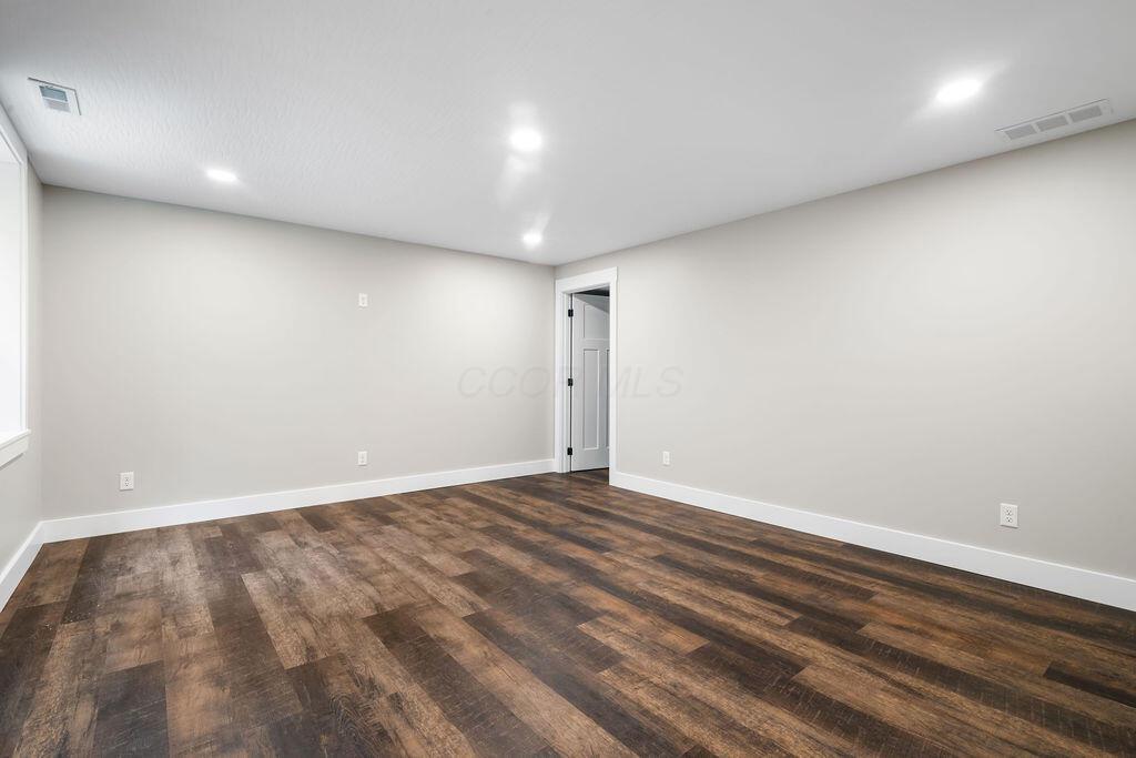 124 E Walnut Street Property Photo 34
