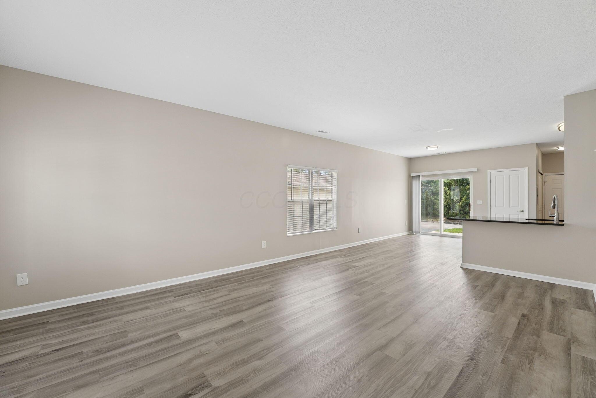 2096 River Rock Way Property Photo 7