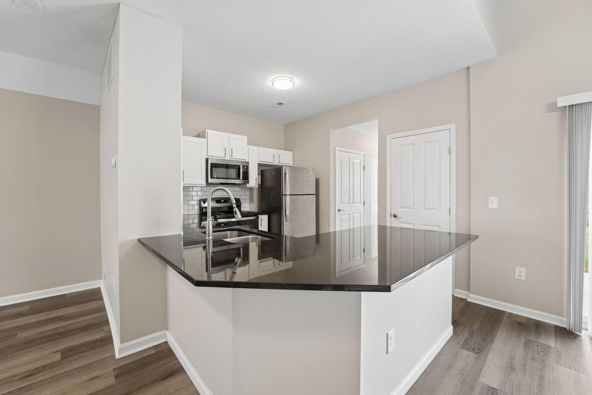 2017 River Rock Way Property Photo 8