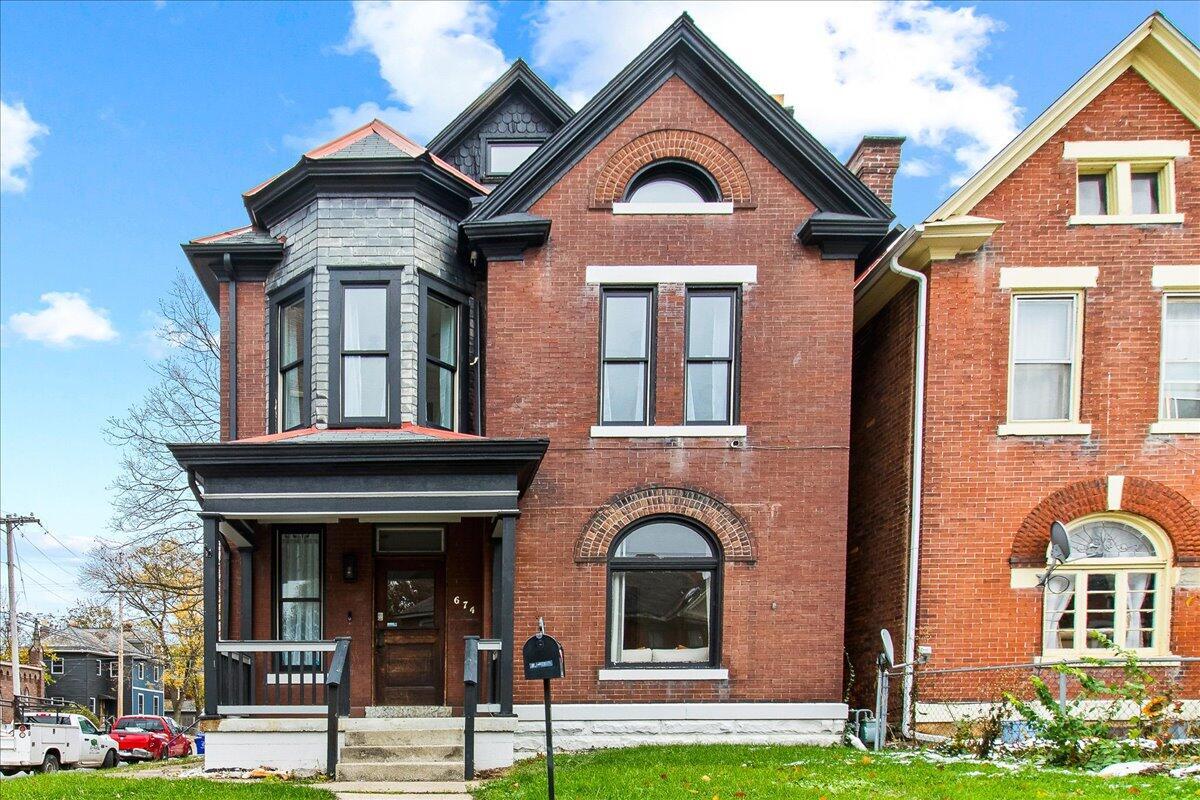 674 S Ohio Avenue Property Photo 2