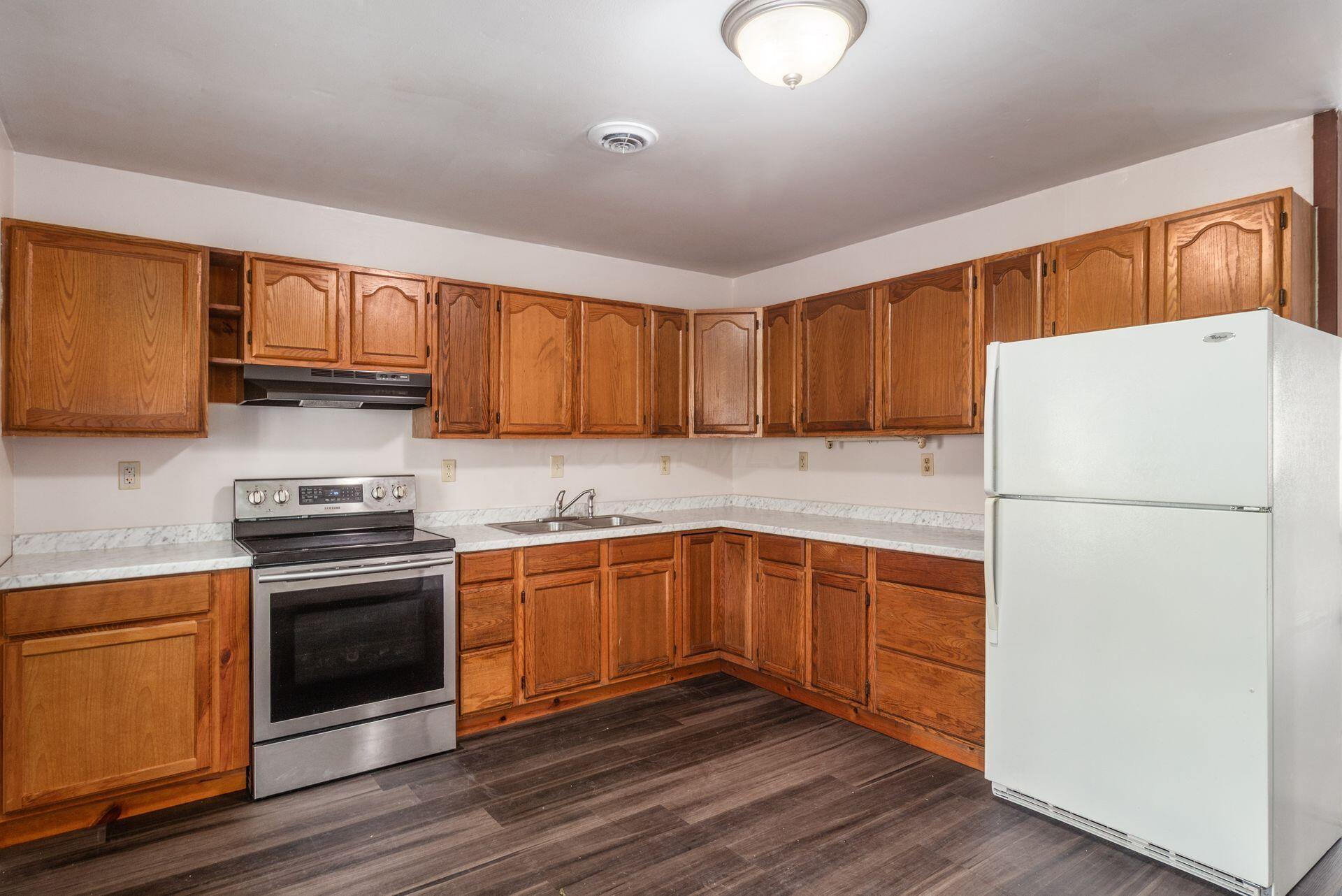 140 Parkside Drive Property Photo 11