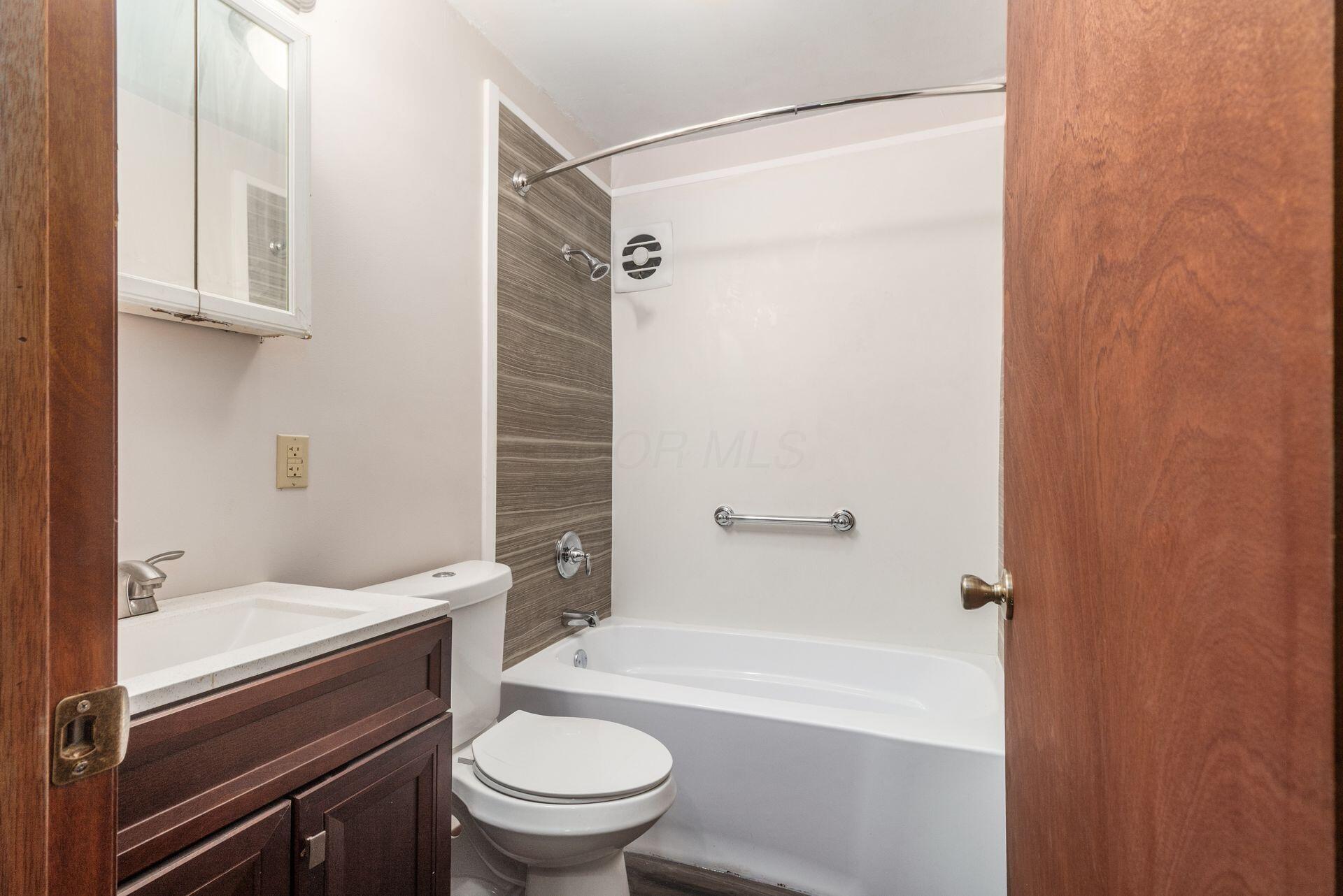 140 Parkside Drive Property Photo 27