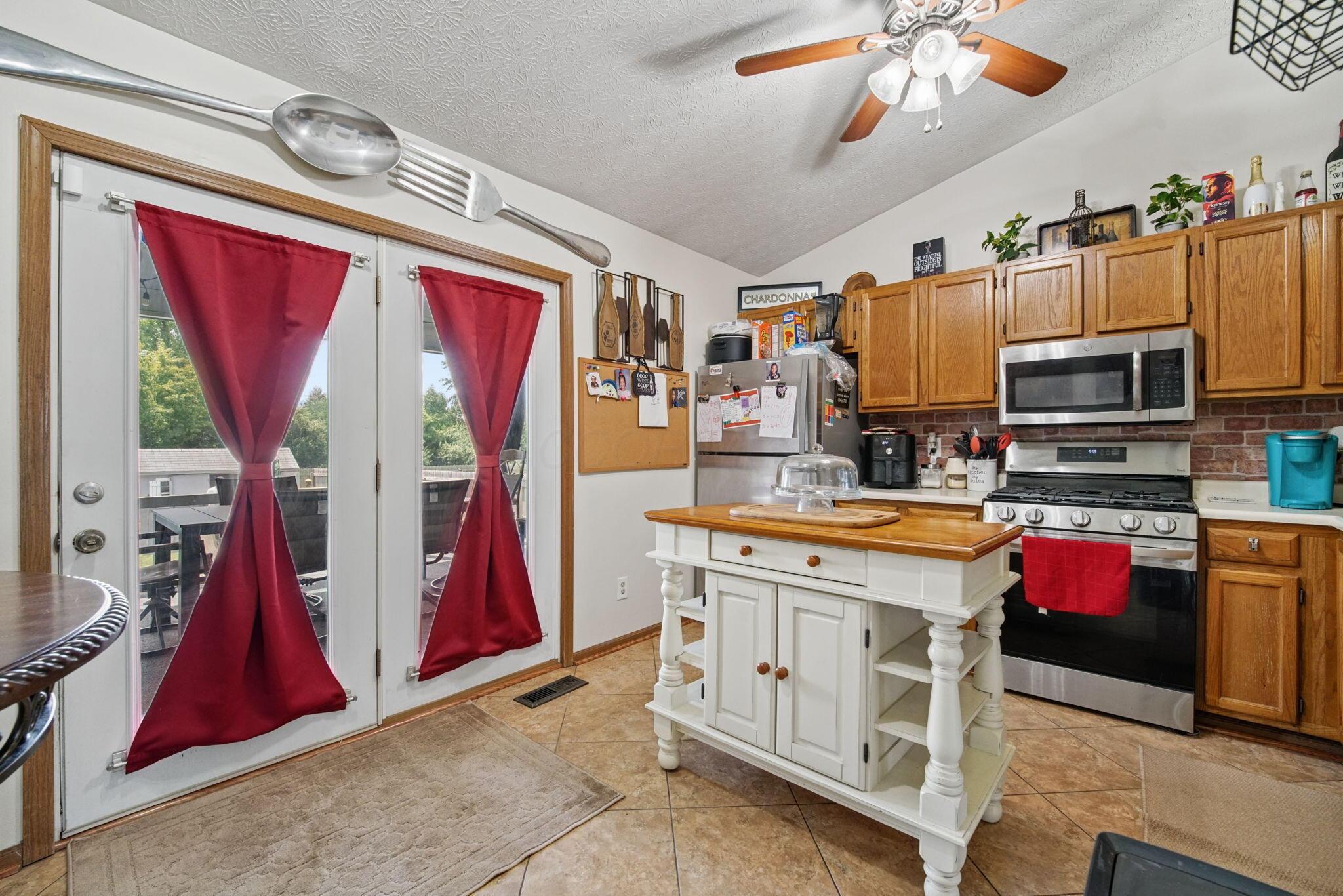 2513 Stegner Road Property Photo 10