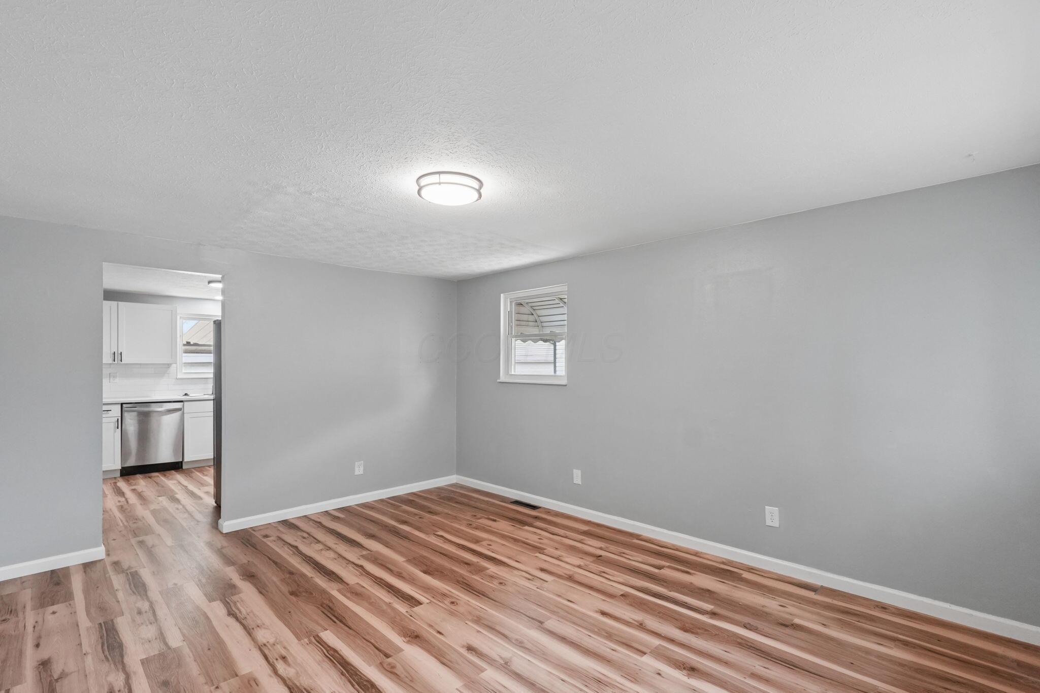 4040 Randell Road Property Photo 6