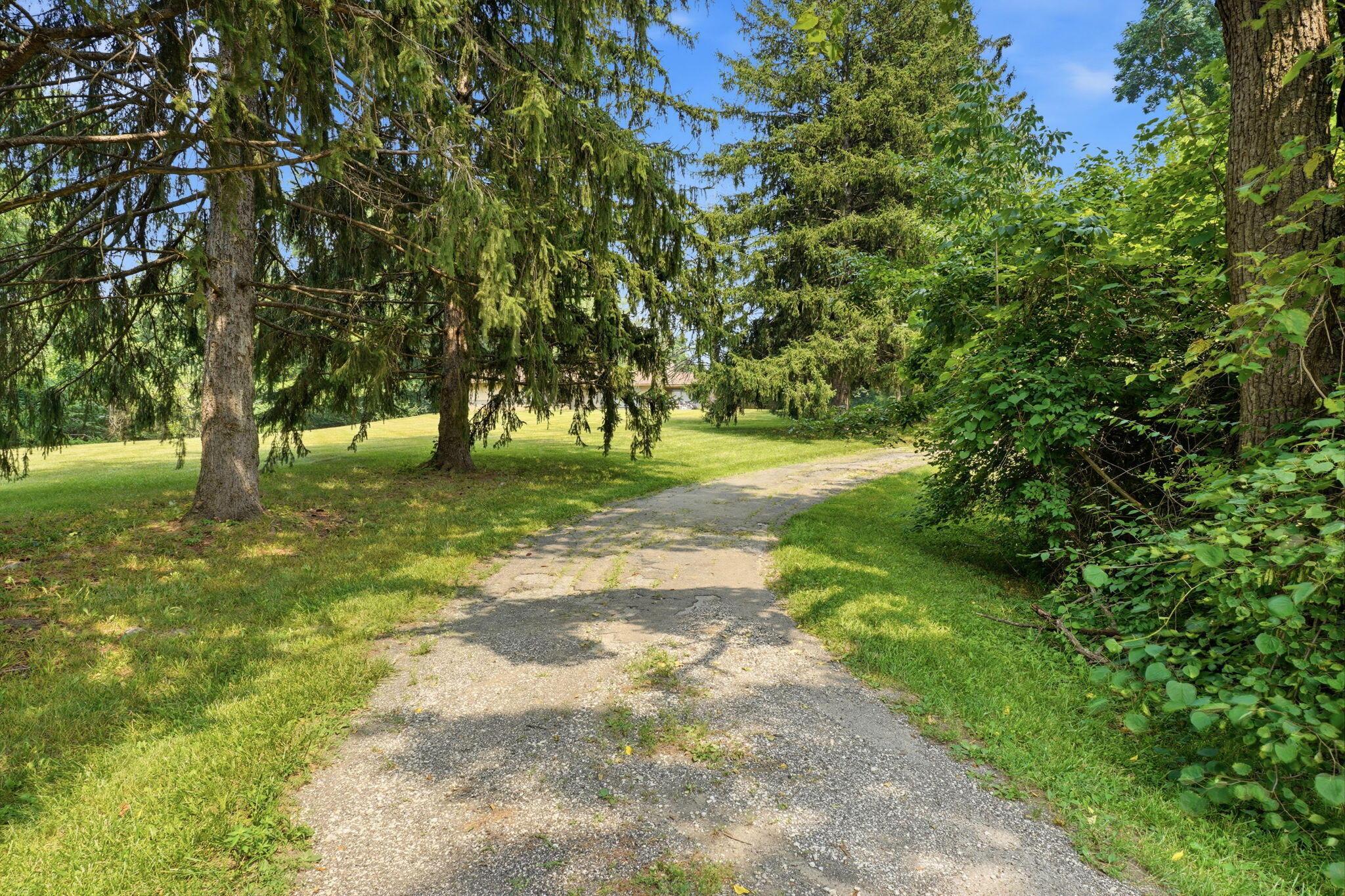 7410 Riverside Drive Property Photo 4