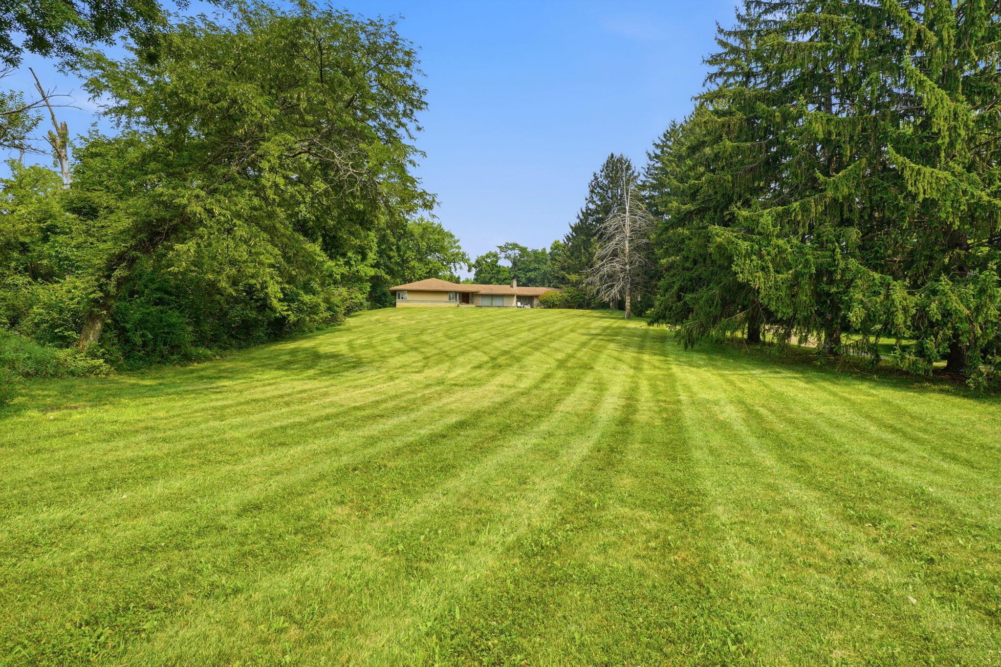 7410 Riverside Drive Property Photo 9