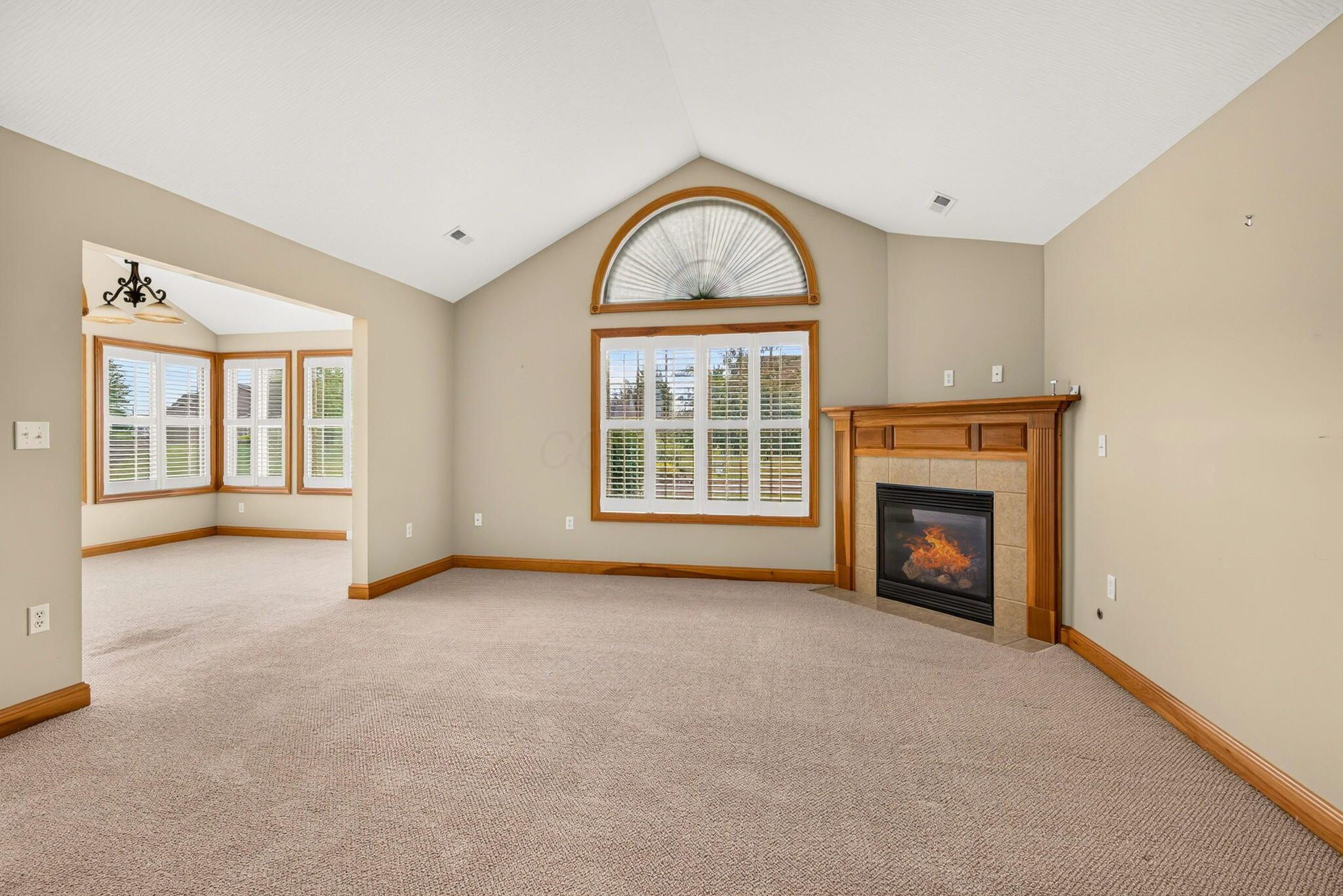 1639 Crossing Boulevard Property Photo 5