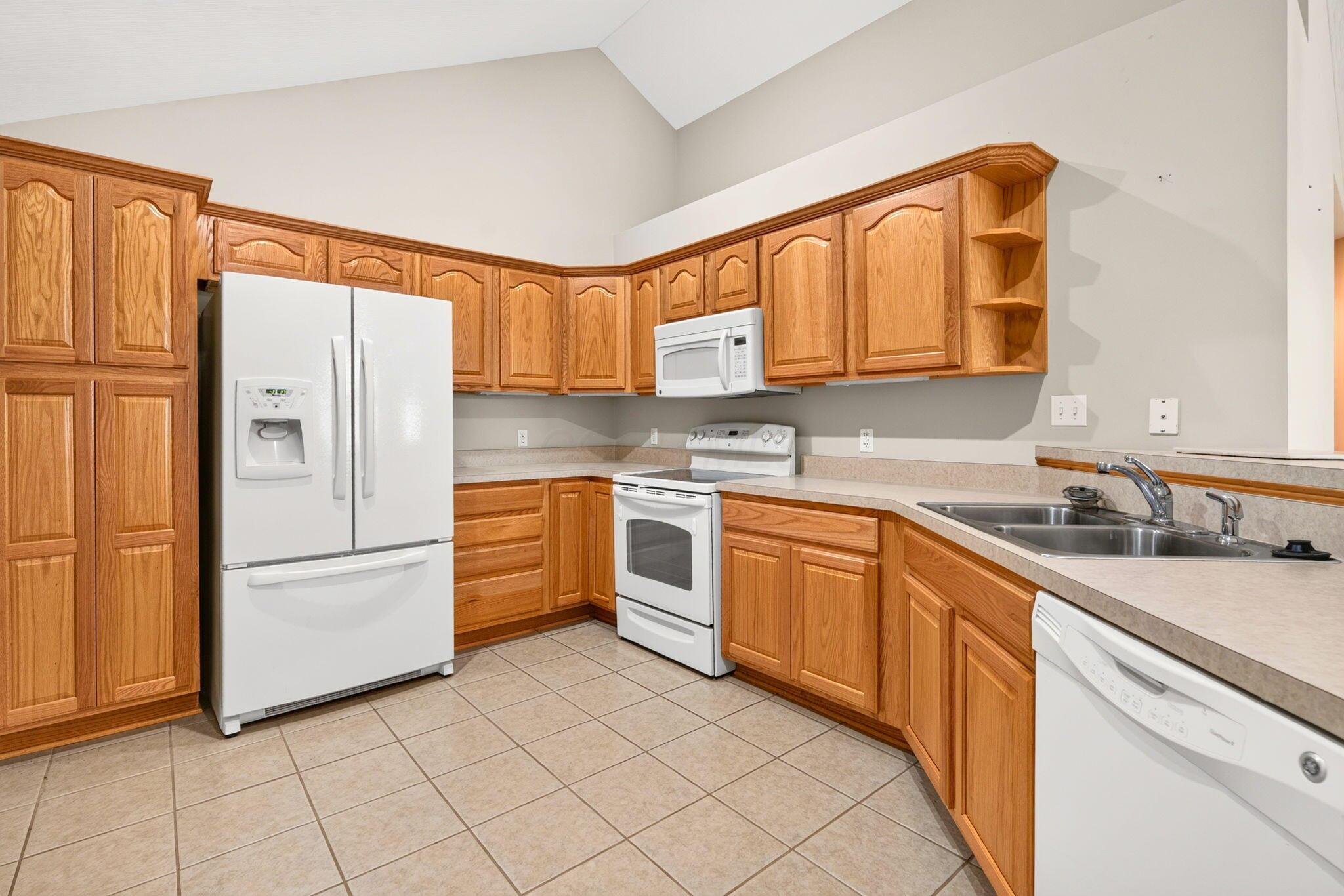 1639 Crossing Boulevard Property Photo 9