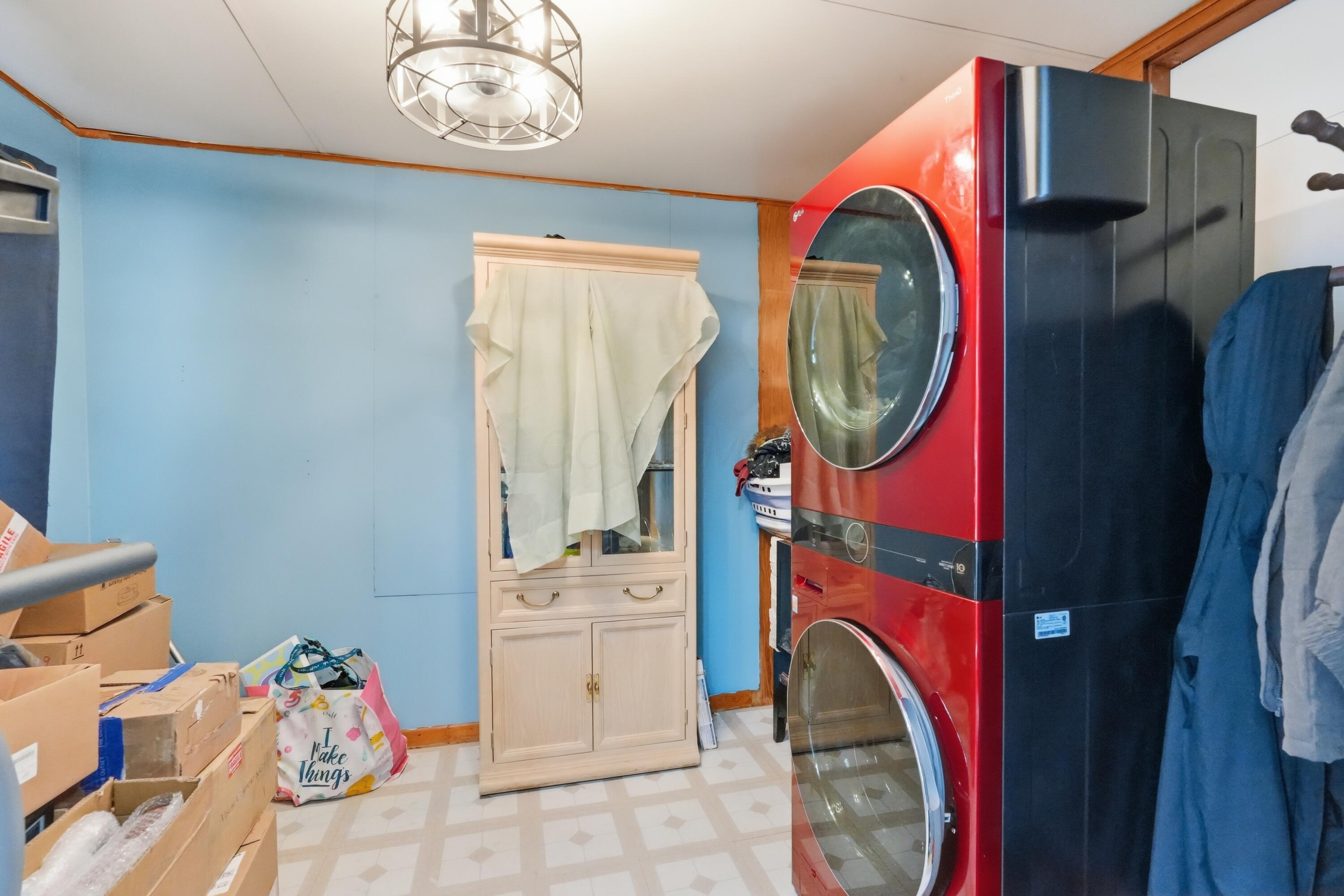 127 E High Street Property Photo 11