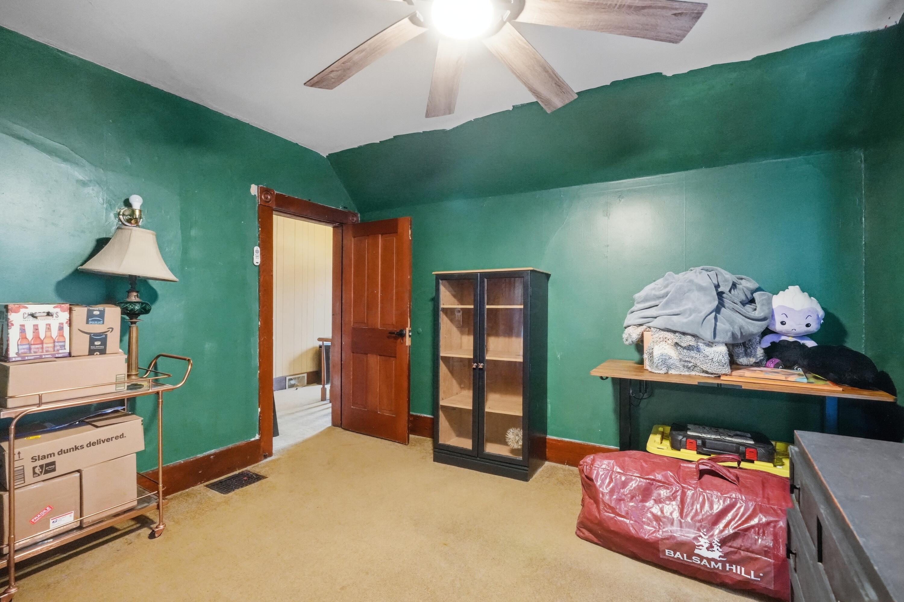 127 E High Street Property Photo 16