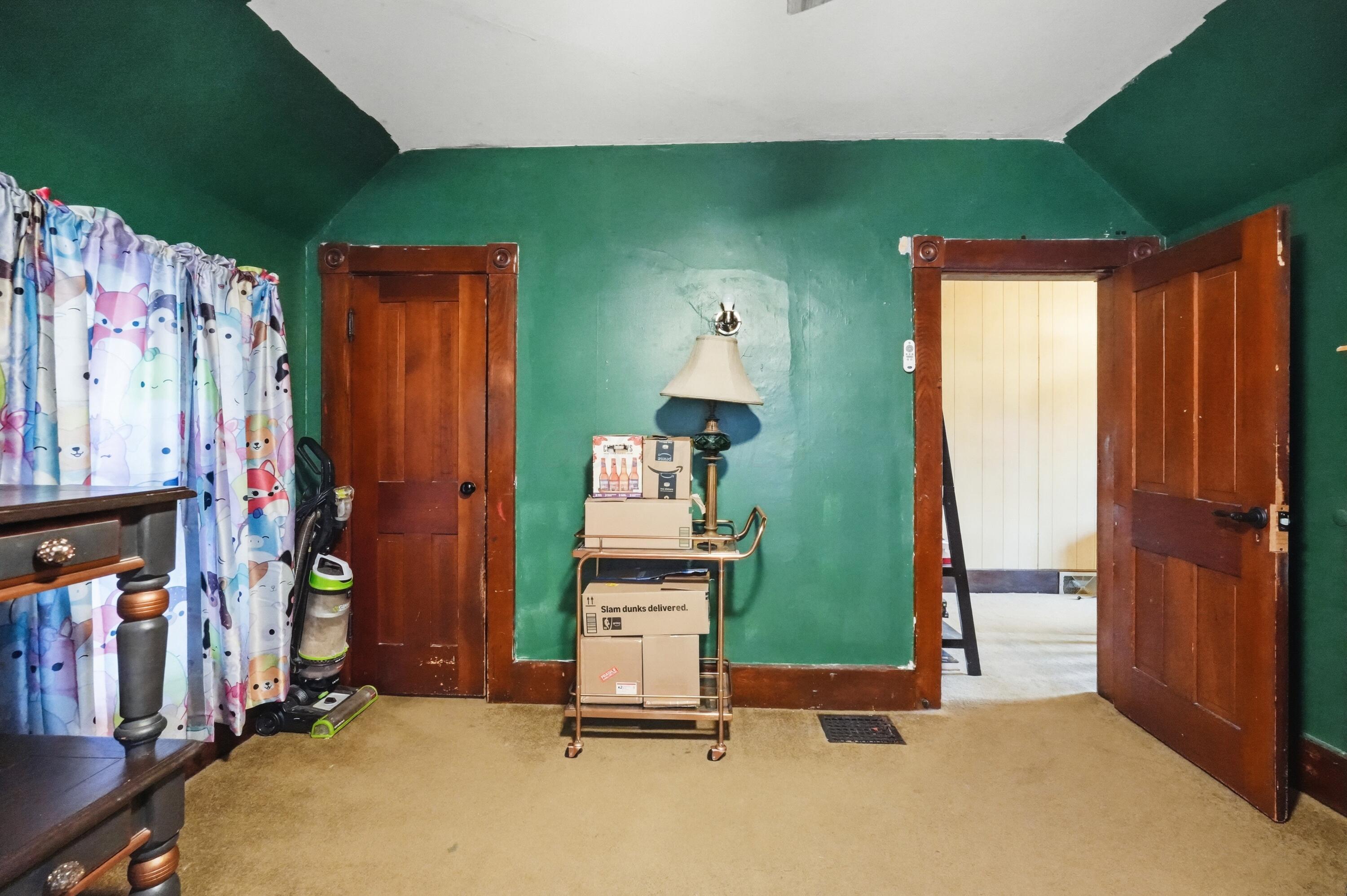 127 E High Street Property Photo 17