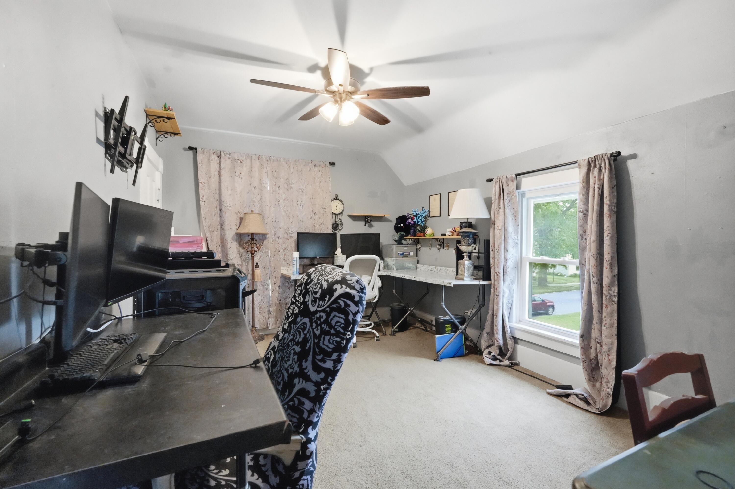127 E High Street Property Photo 18