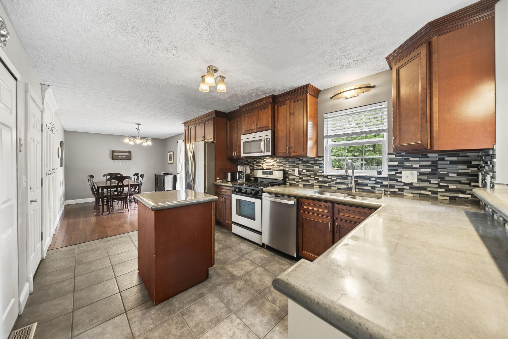 914 Windbourne Street Property Photo 13