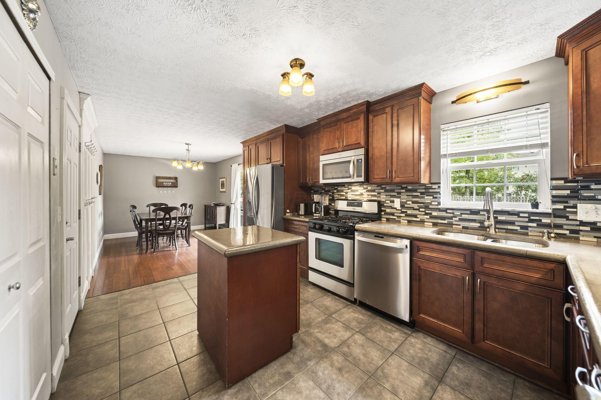 914 Windbourne Street Property Photo 14