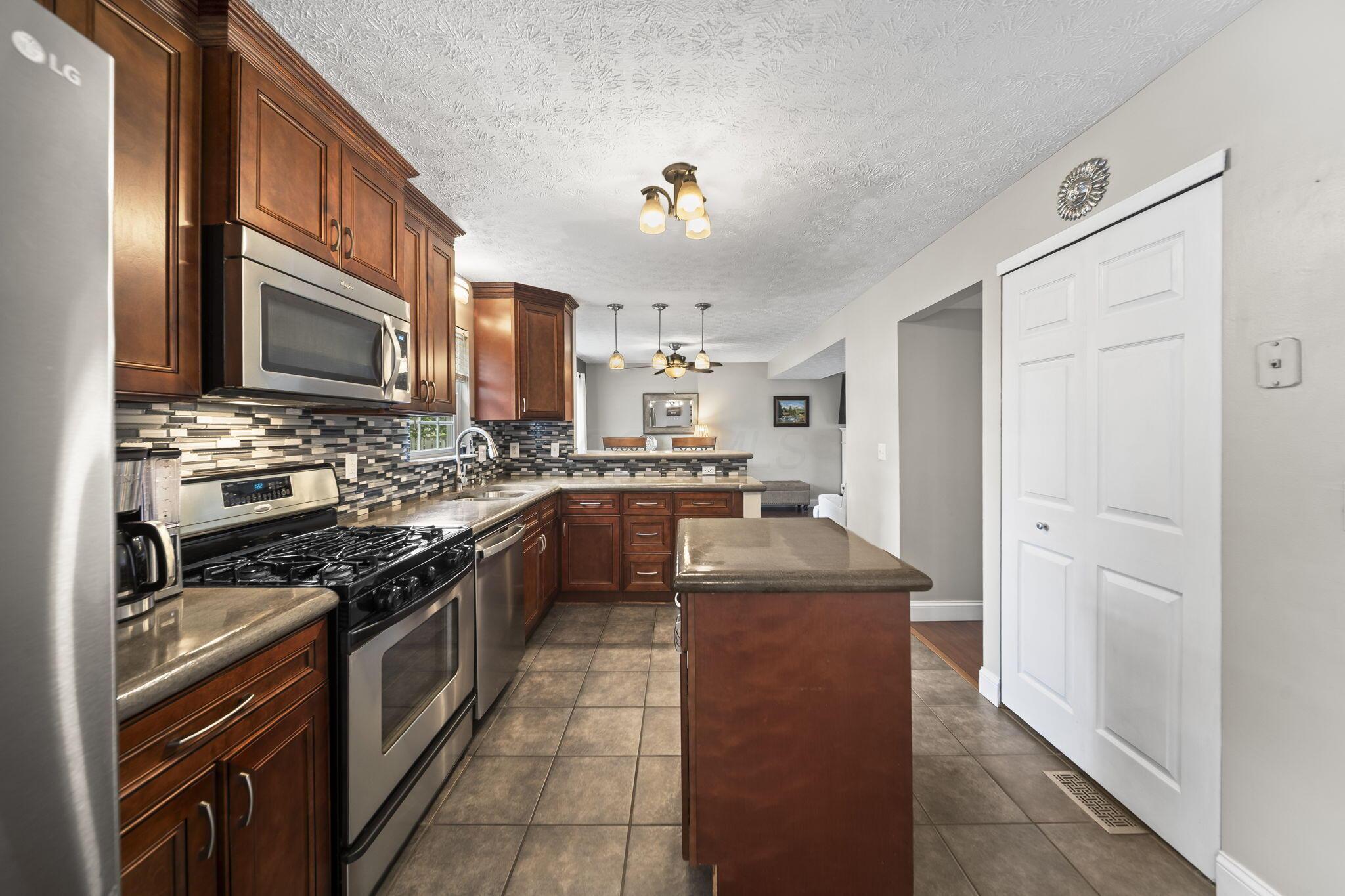 914 Windbourne Street Property Photo 17