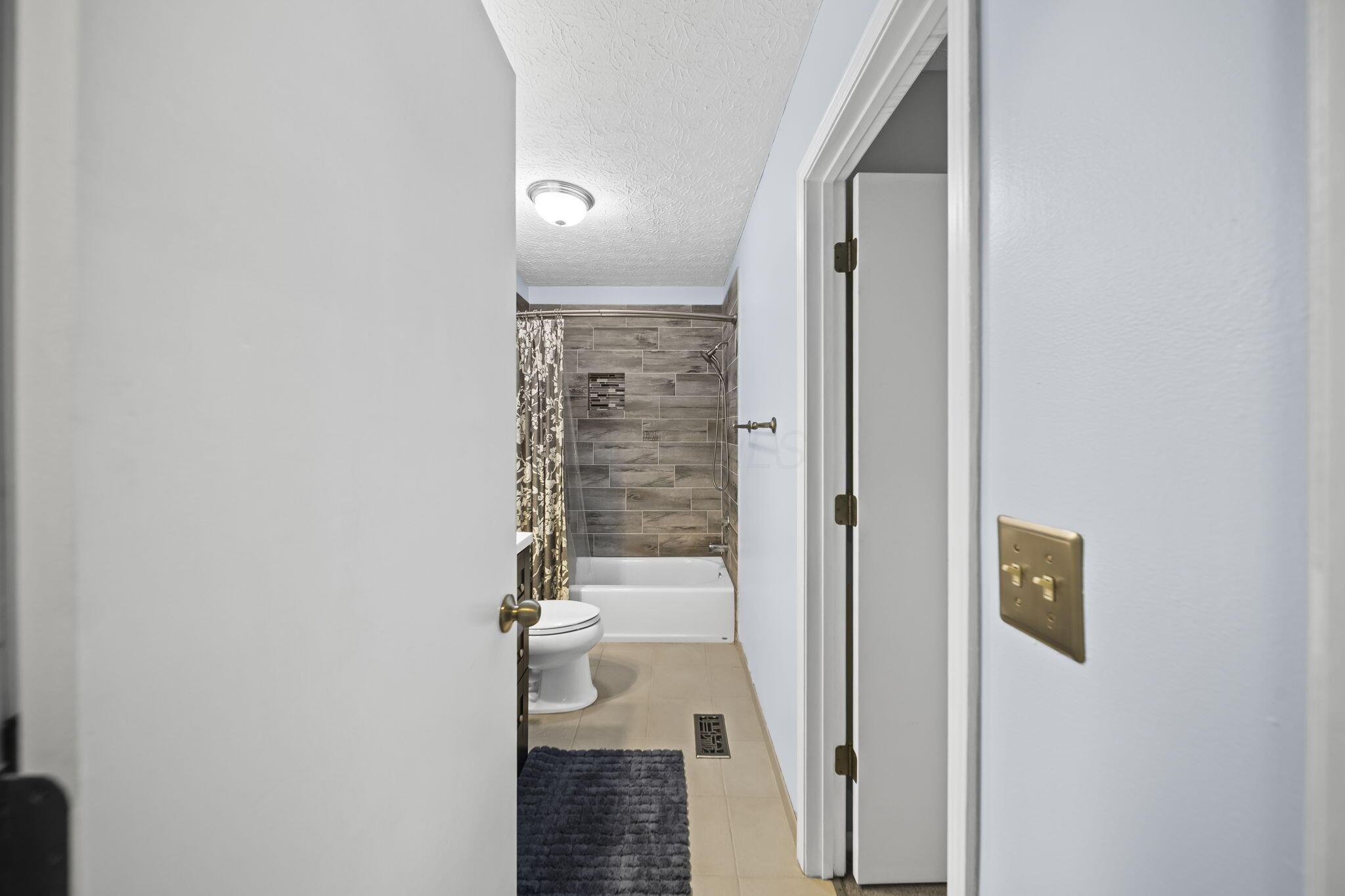 914 Windbourne Street Property Photo 31