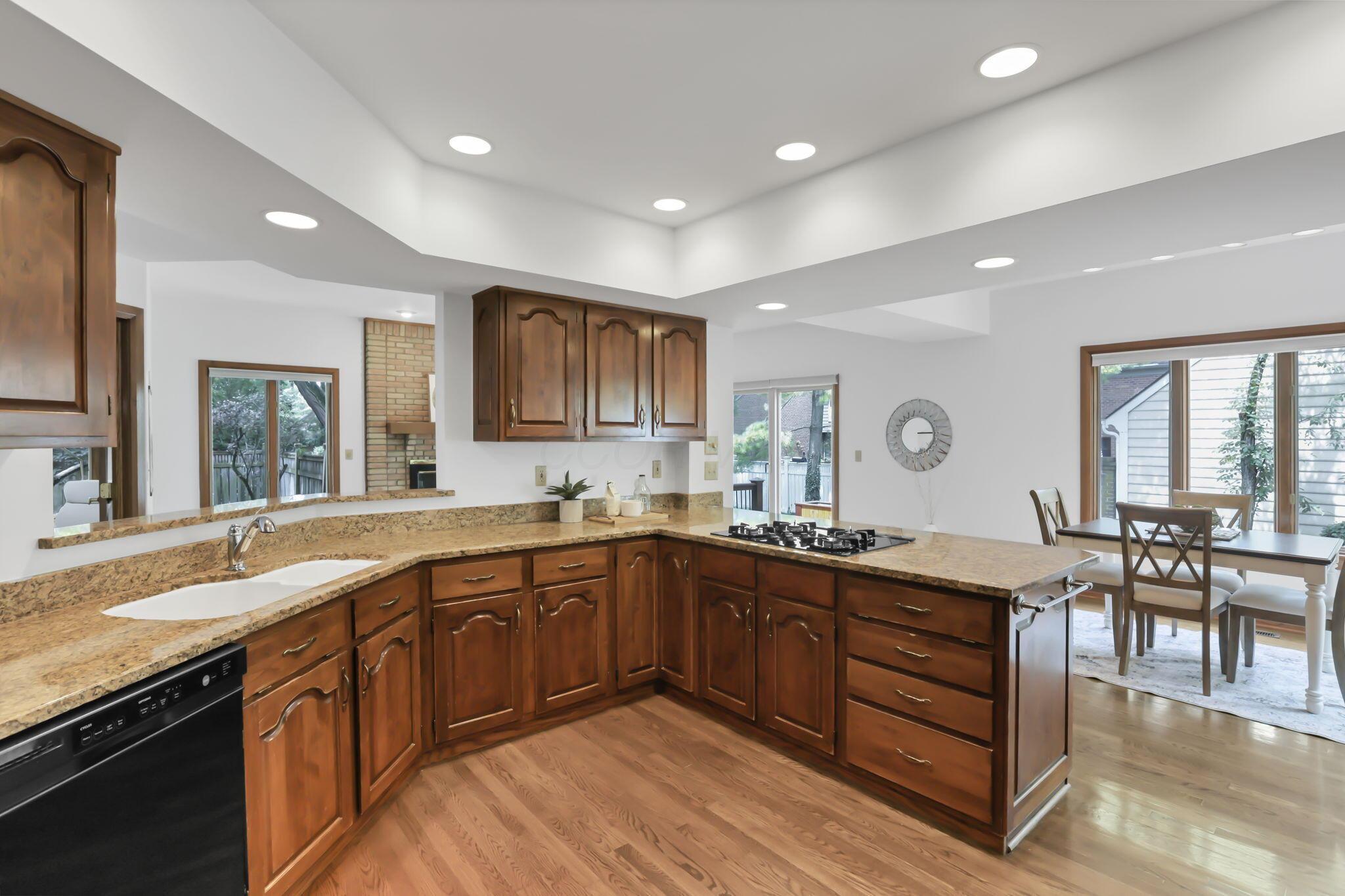 2252 Sedgwick Drive Property Photo 8