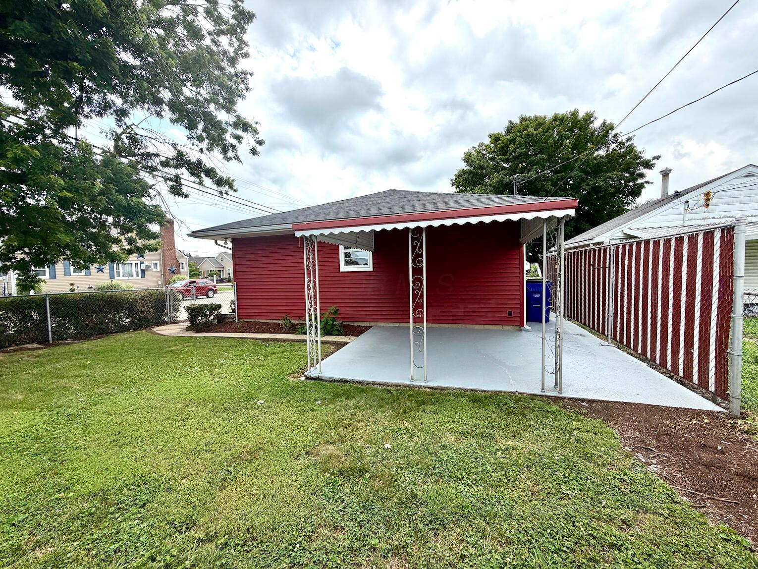 610 Piatt Avenue Property Photo 24