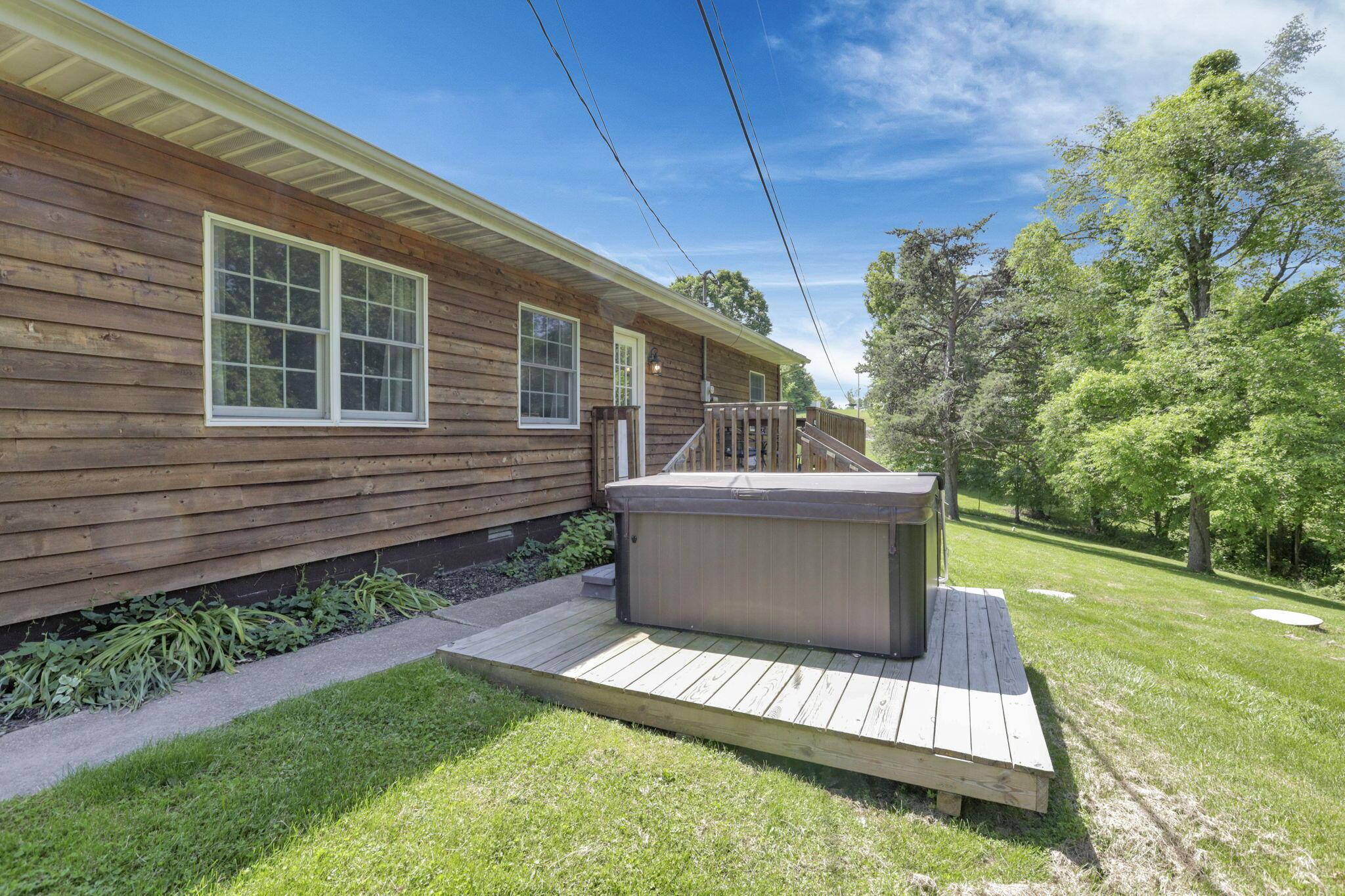 8941 State Route 664 N Property Photo 40