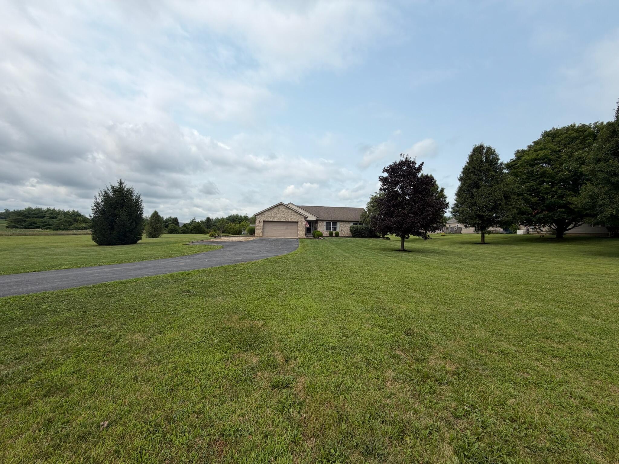 9362 State Route 161 Property Photo 3