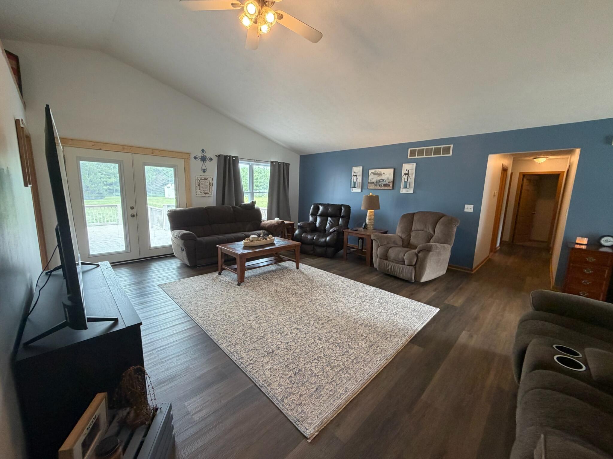 9362 State Route 161 Property Photo 12