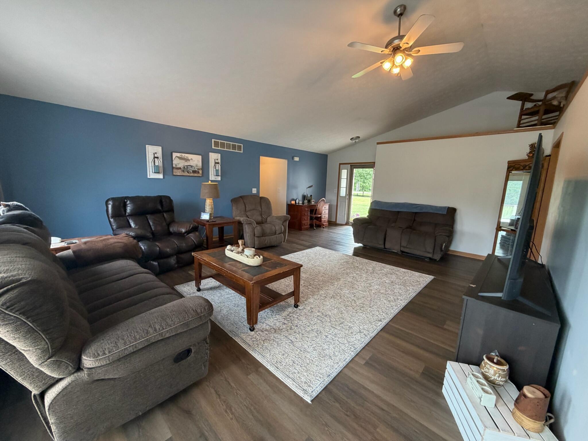 9362 State Route 161 Property Photo 14