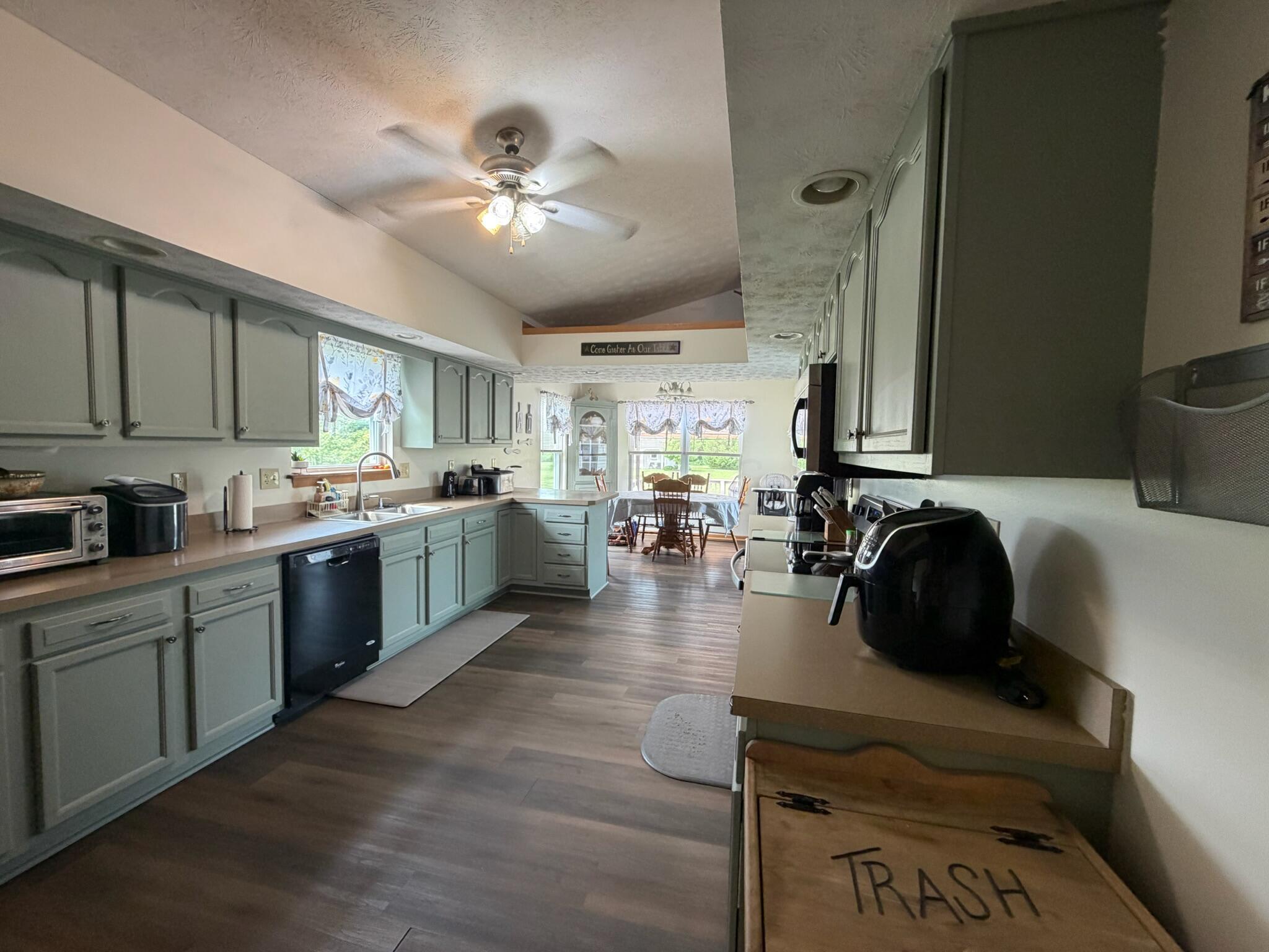 9362 State Route 161 Property Photo 17
