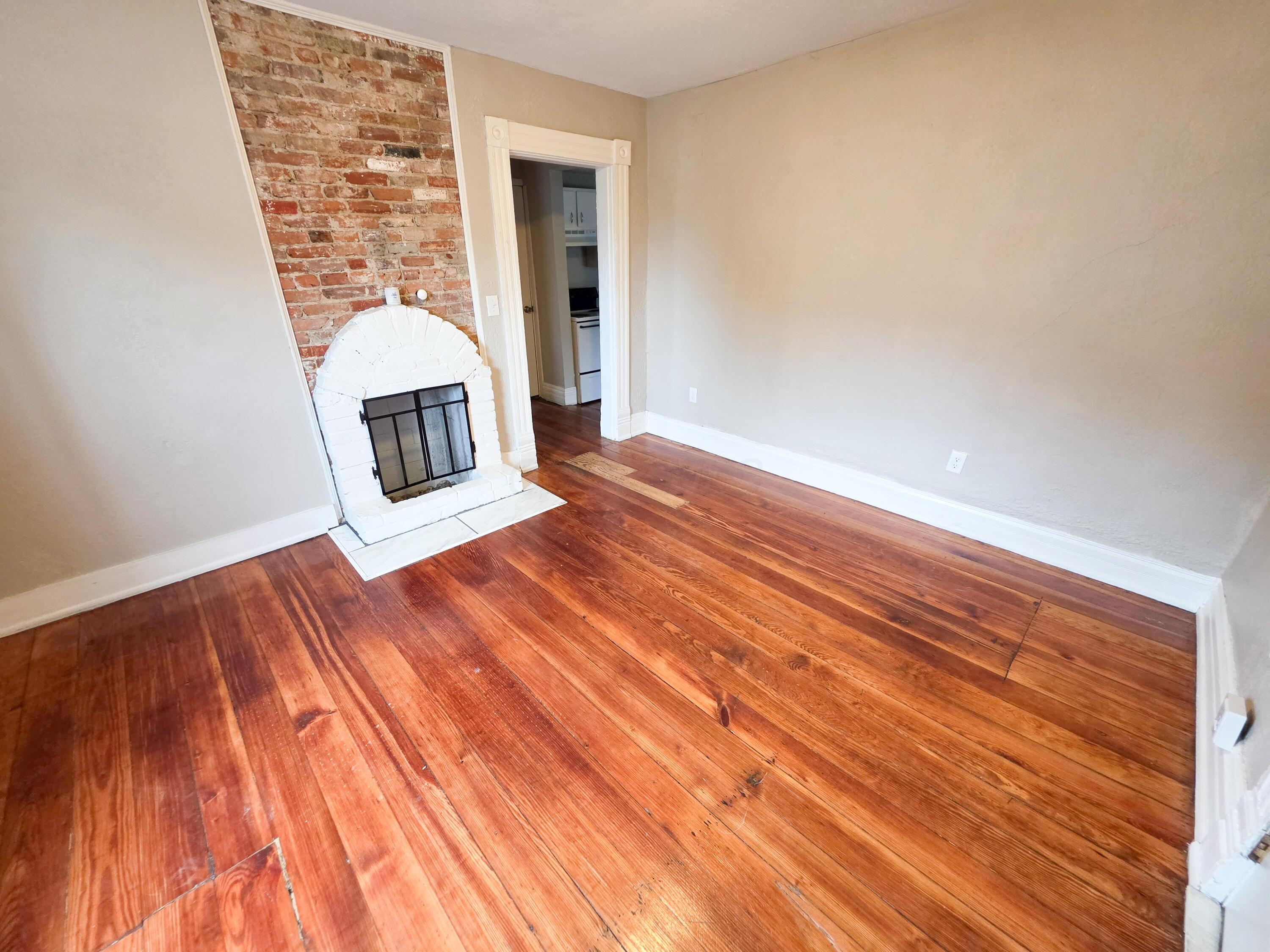 601 N Maple Street Property Photo 4