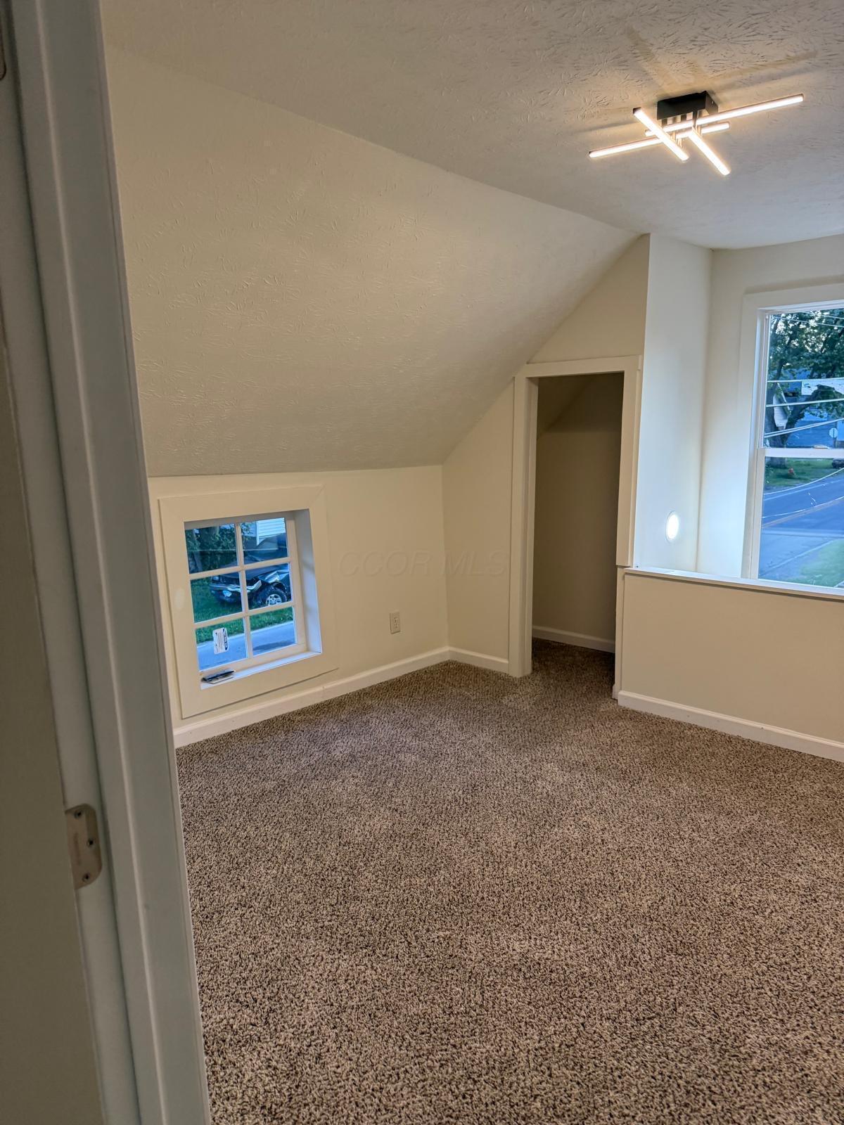 2407 S 6th Street Property Photo 2