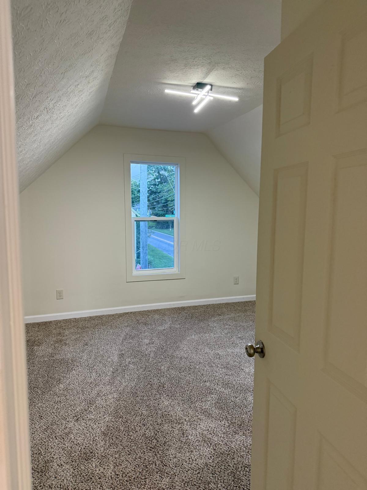 2407 S 6th Street Property Photo 11