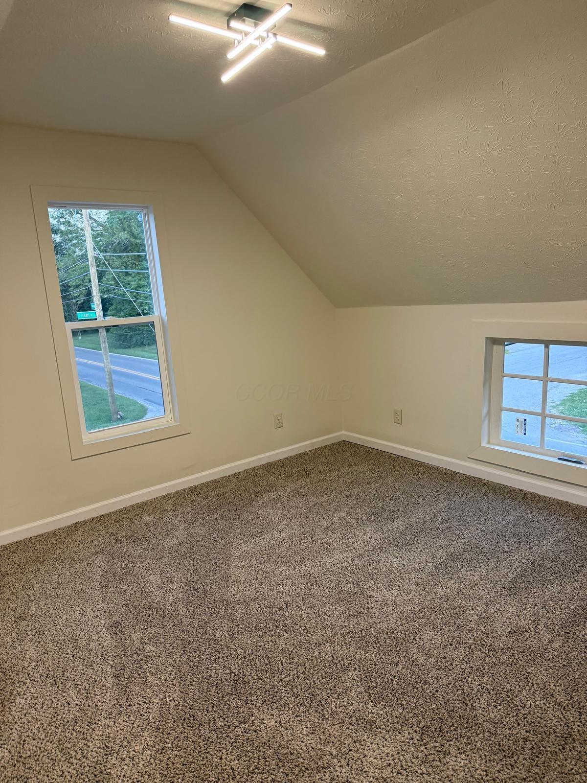 2407 S 6th Street Property Photo 12